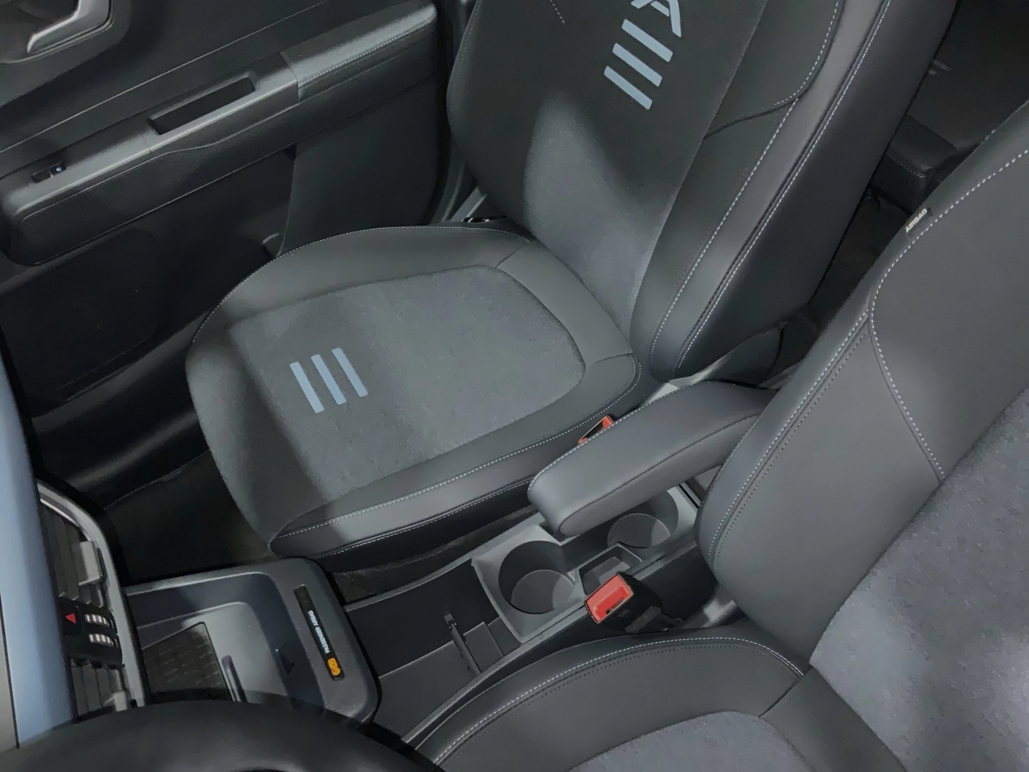 Ford-Tourneo Courier-image-13