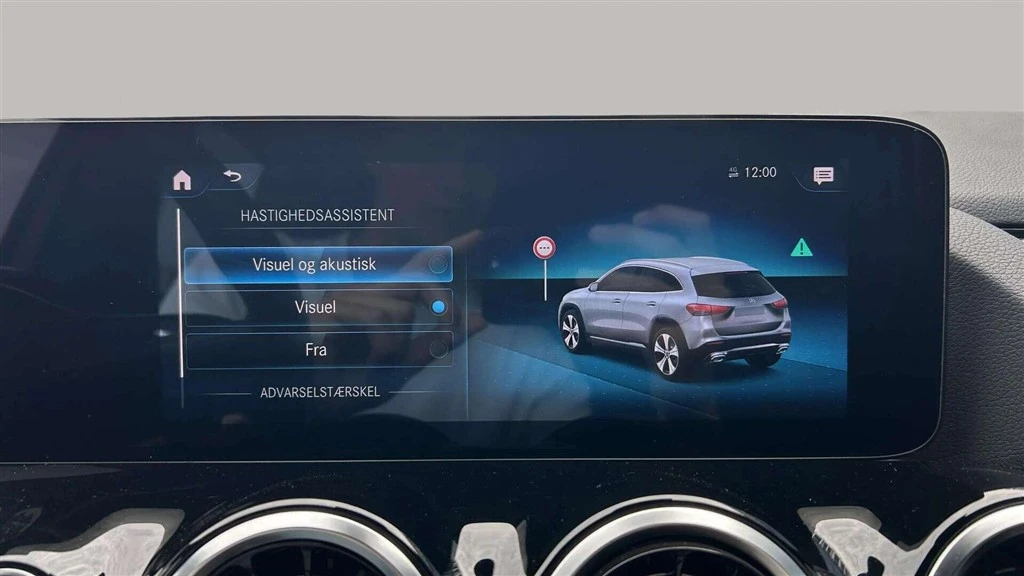 Mercedes-Benz-GLA-image-16