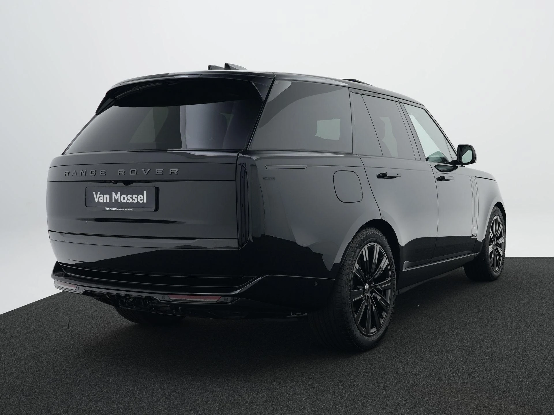Land Rover-Range Rover-image-12