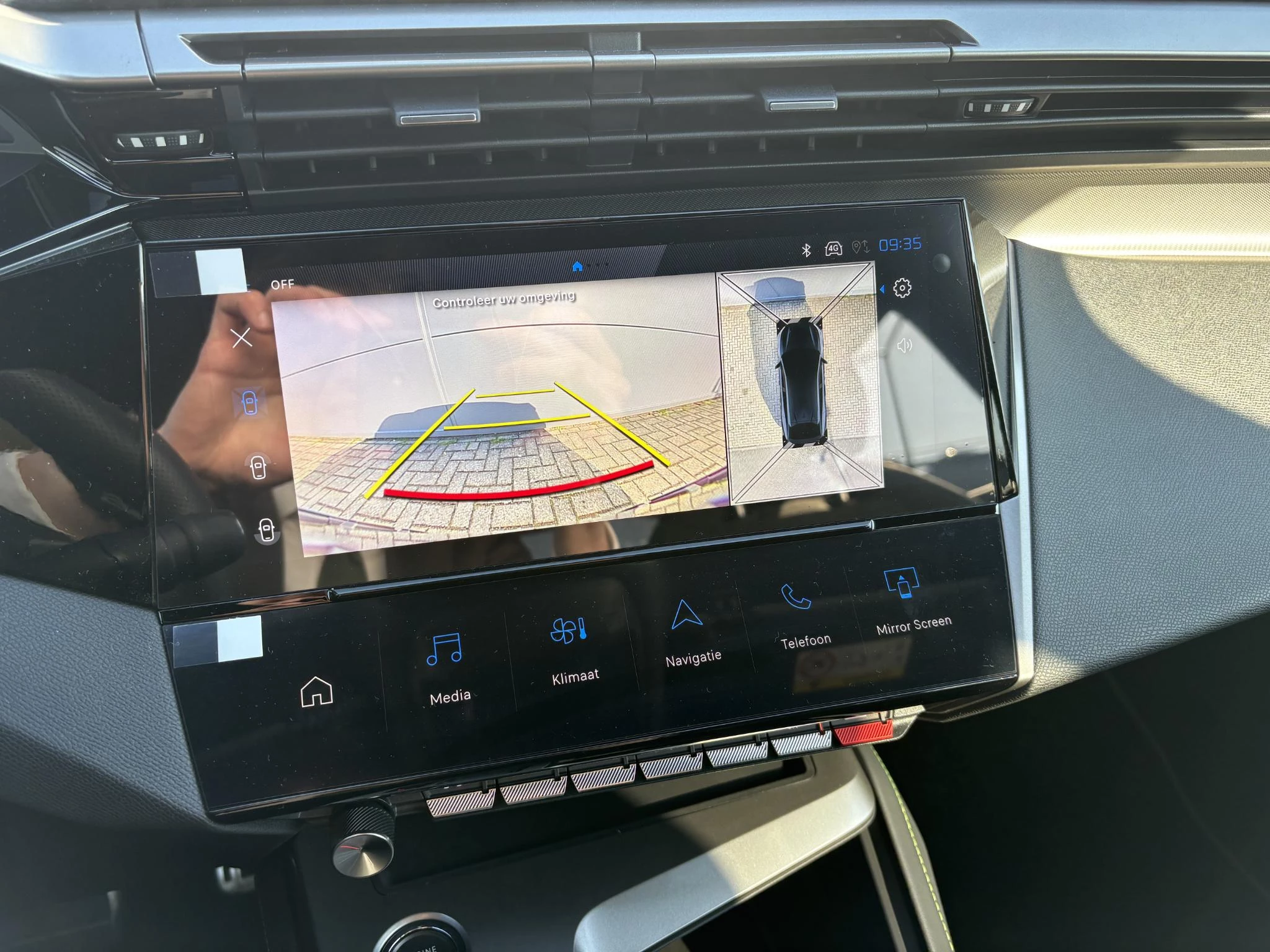 Peugeot-408-image-24