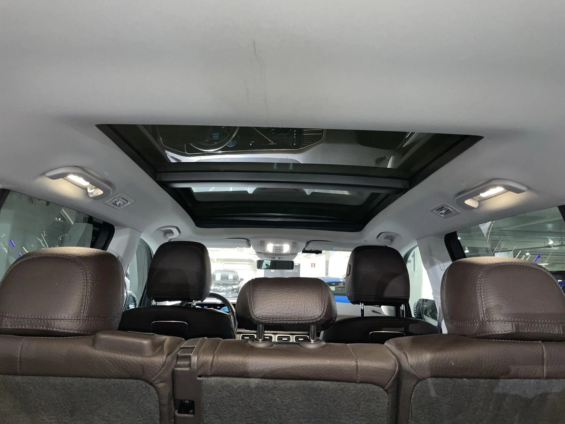 Mercedes-Benz-GLS-image-14