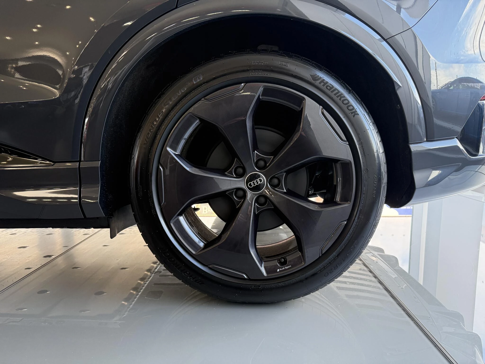 Audi-Q4 Sportback e-tron-image-3