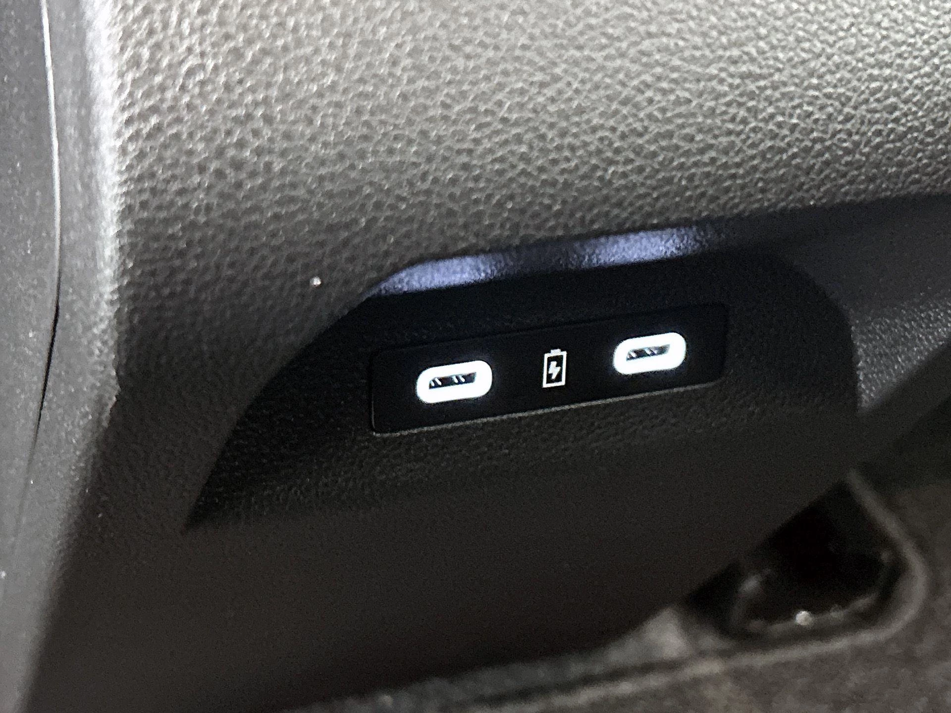 Renault-Megane E-Tech-image-37