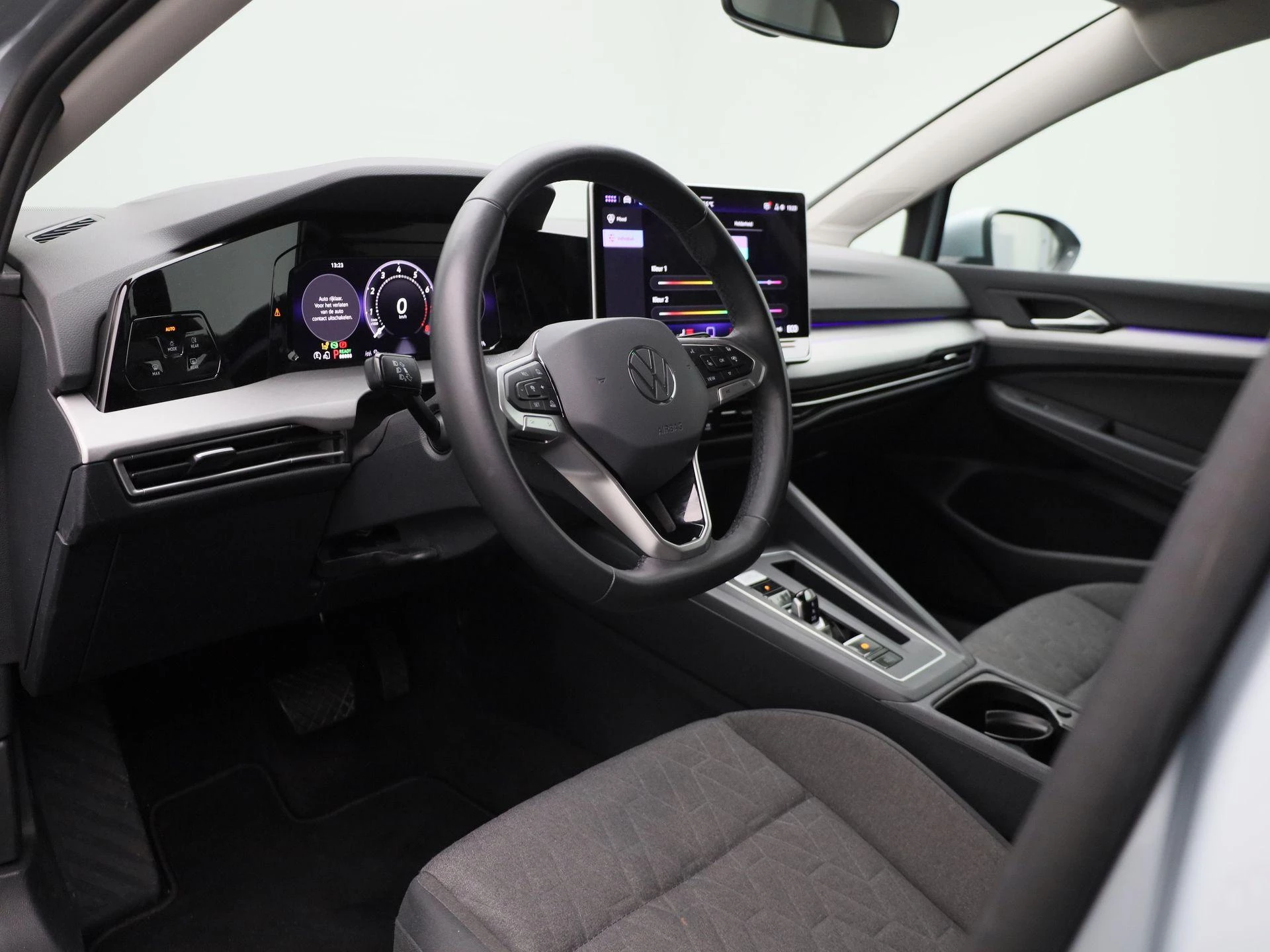 Volkswagen-Golf-image-30