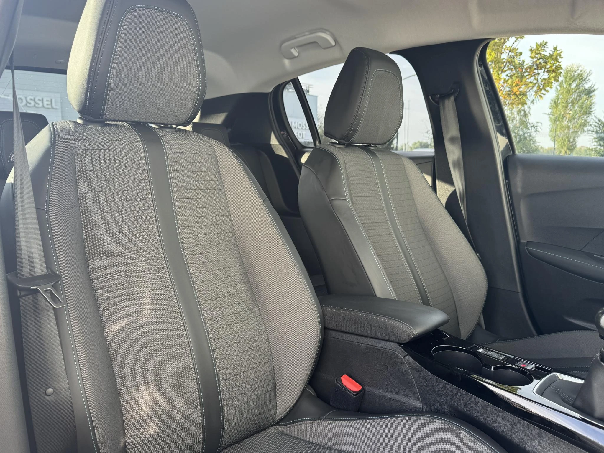Peugeot-208-image-26