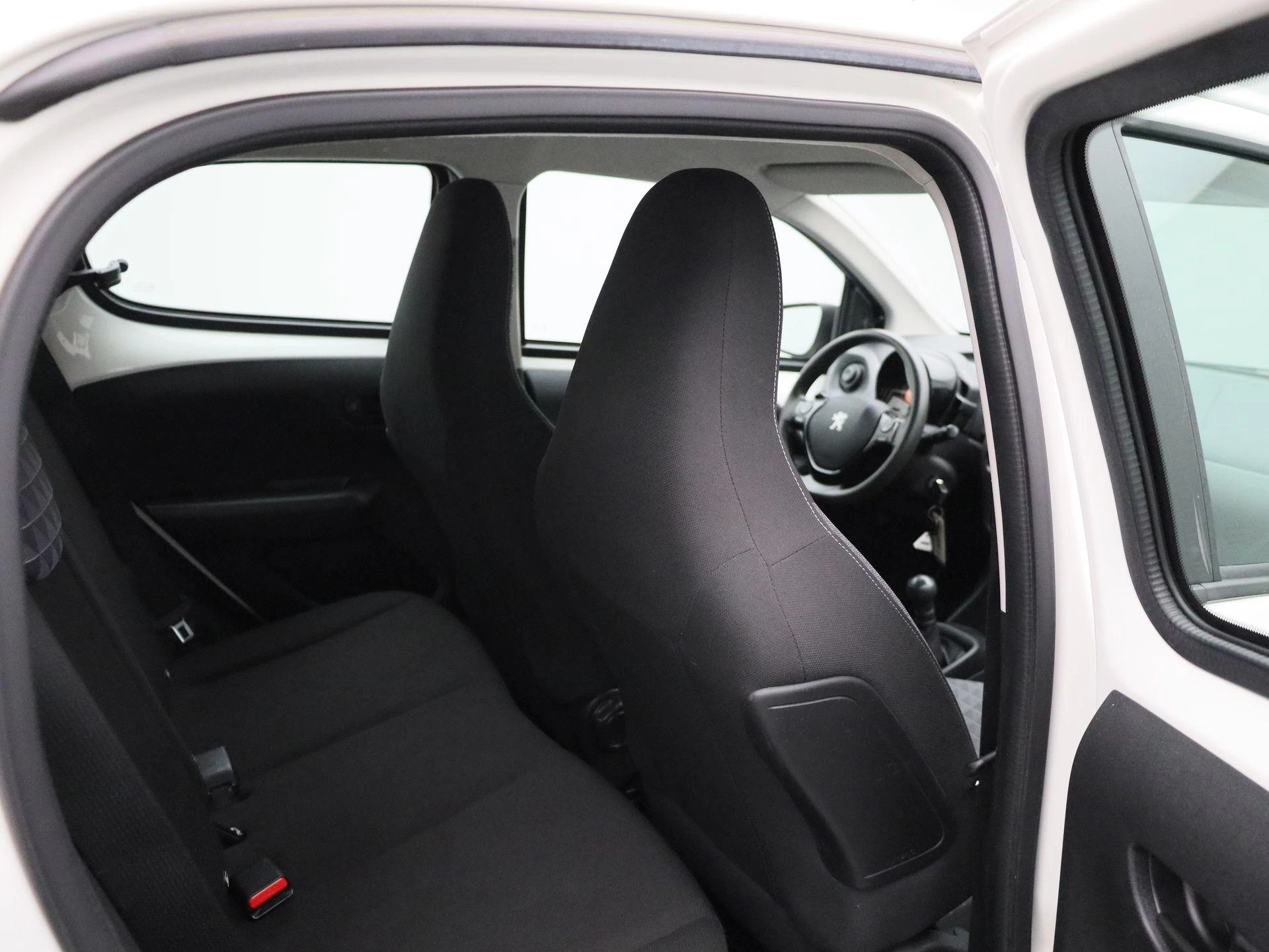 Peugeot-108-image-24