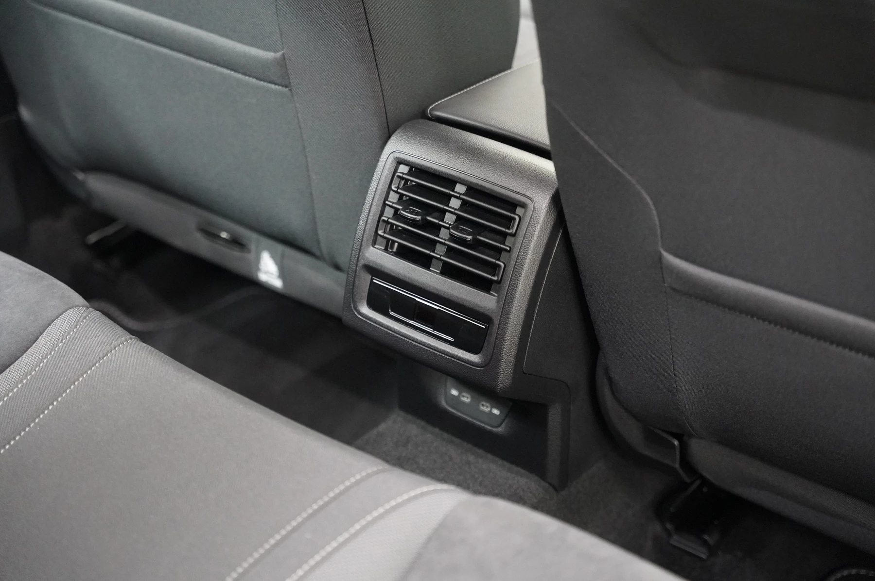 Volkswagen-Golf-image-11