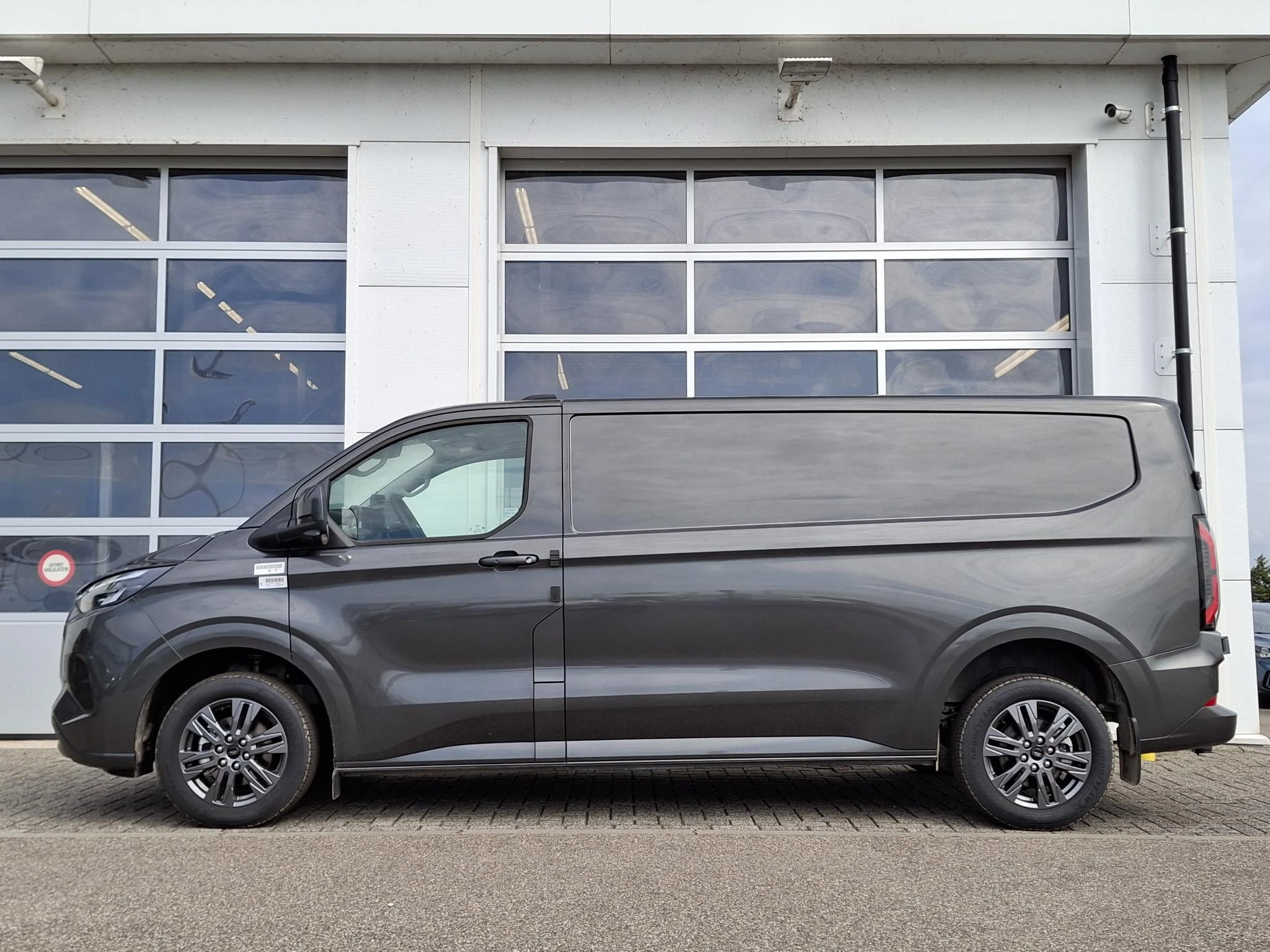 Ford-E-Transit-image-3