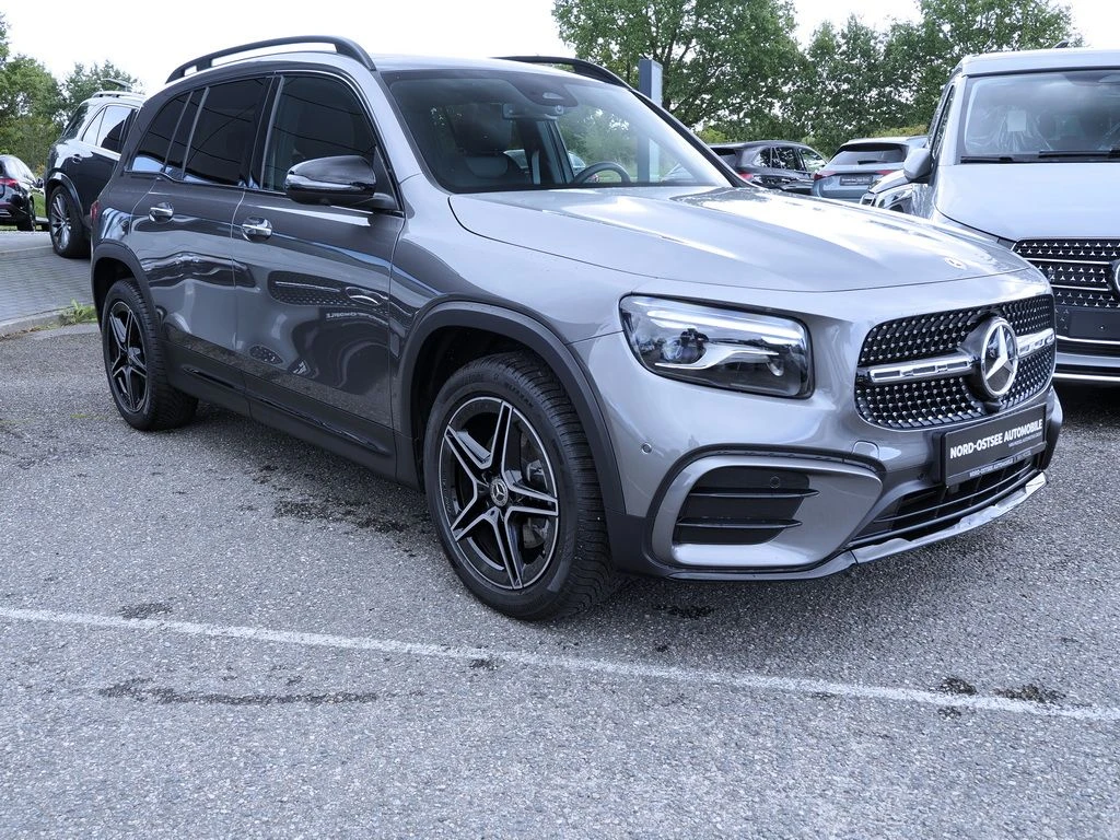 Mercedes-Benz-GLB 200 d-image-4