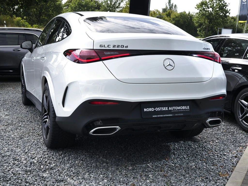 Mercedes-Benz-GLC 220 d-image-5