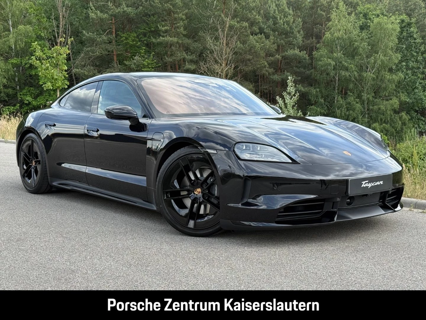 Porsche Taycan Black Edition InnoDrive HA-Lenkung HeadUp black edition