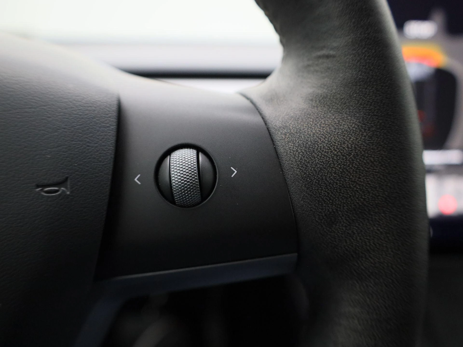 Tesla-Model Y-image-17