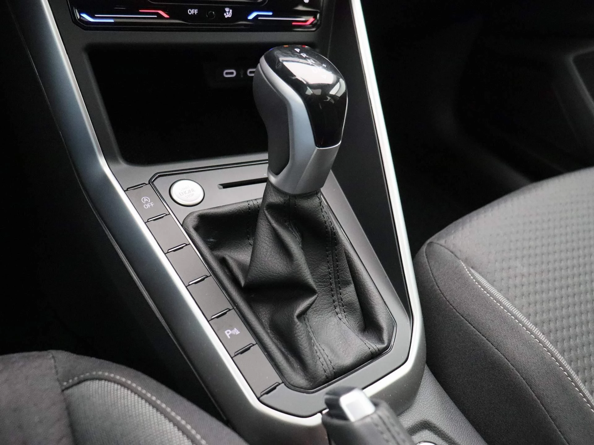 Volkswagen-Polo-image-19