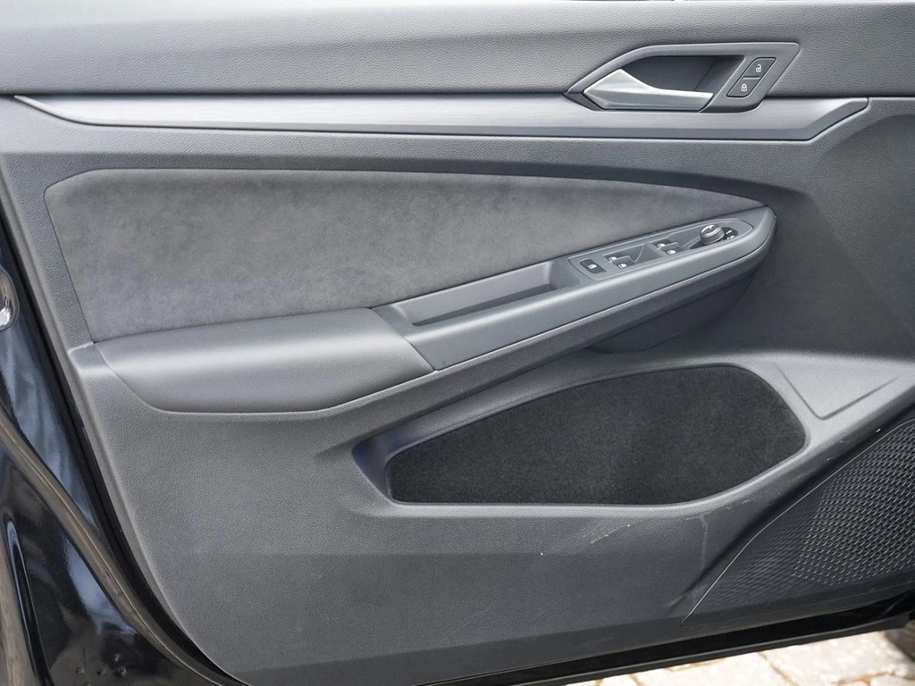 Volkswagen-Golf-image-17
