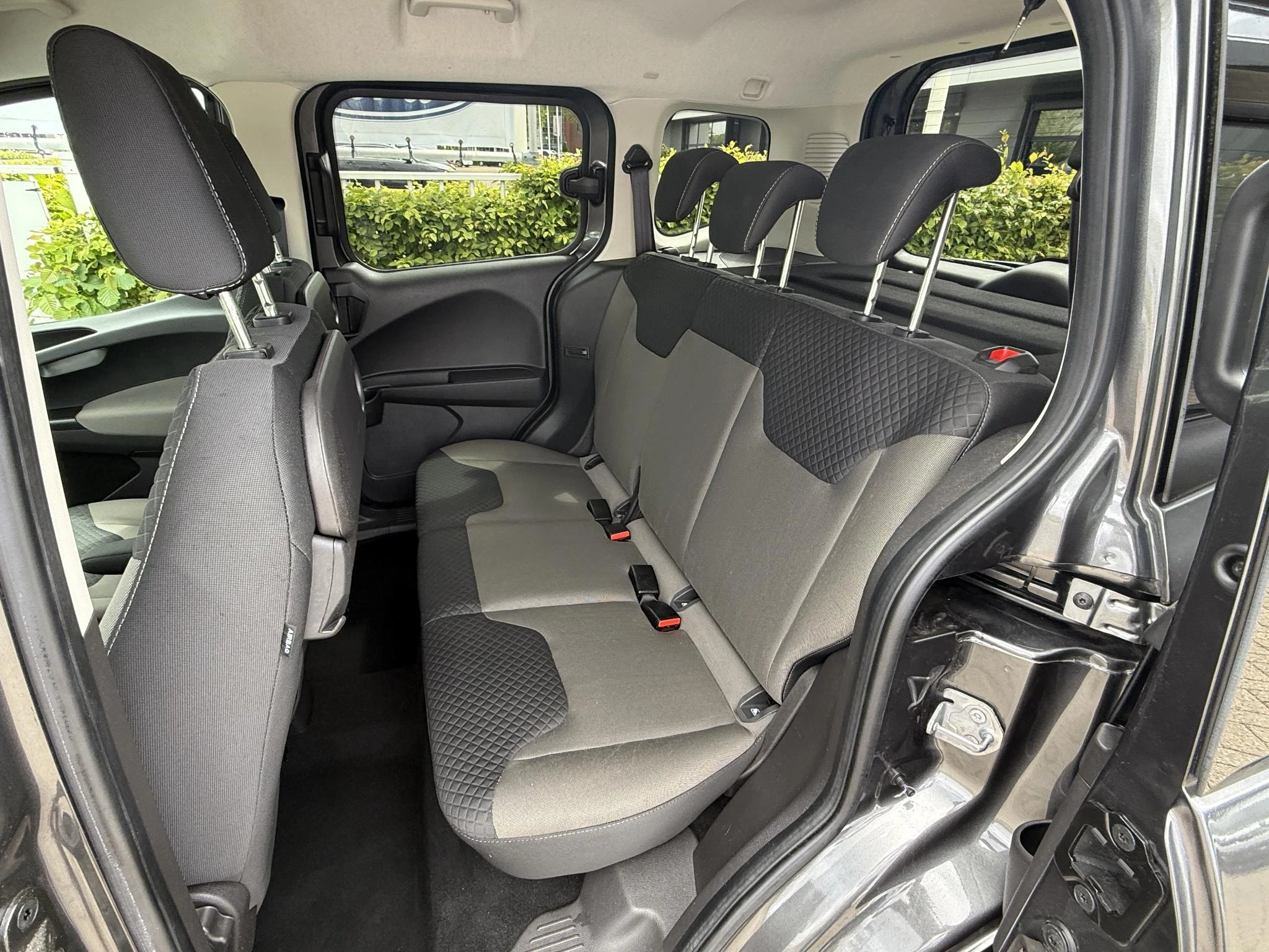 Ford Tourneo Courier 1.0 100pk Titanium