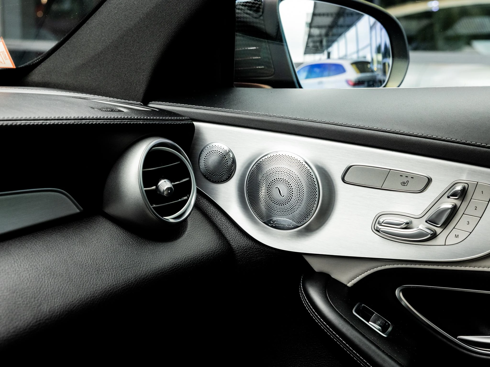 Mercedes-Benz-C-Klasse-image-47
