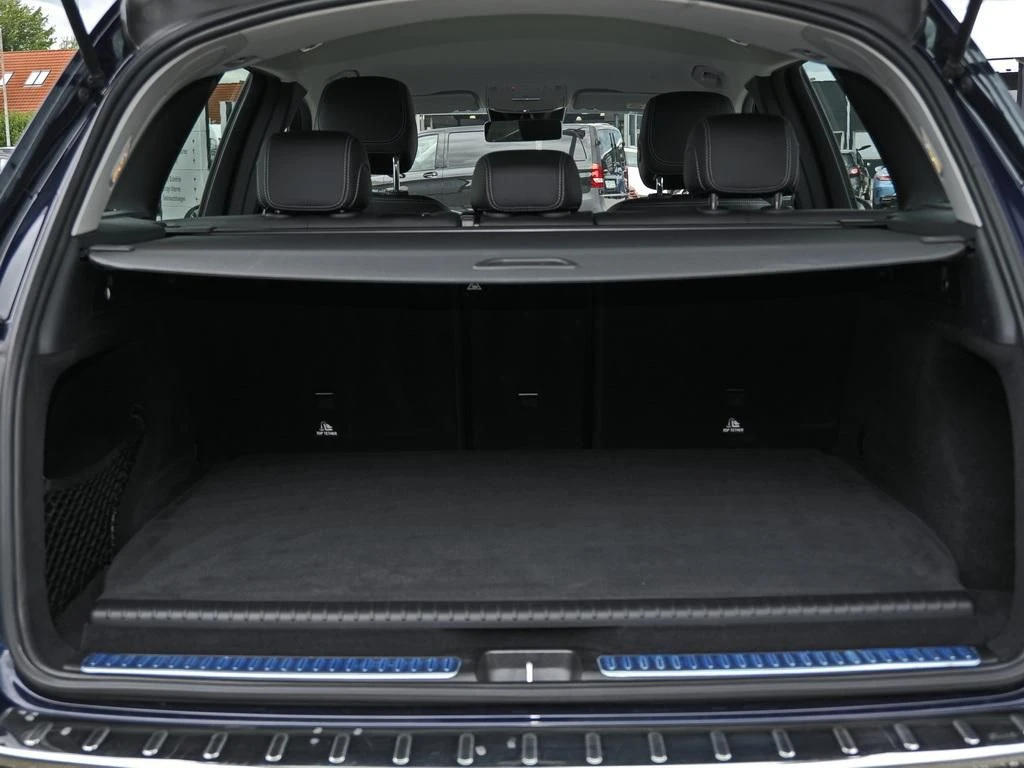 Mercedes-Benz-GLC 300 de-image-15