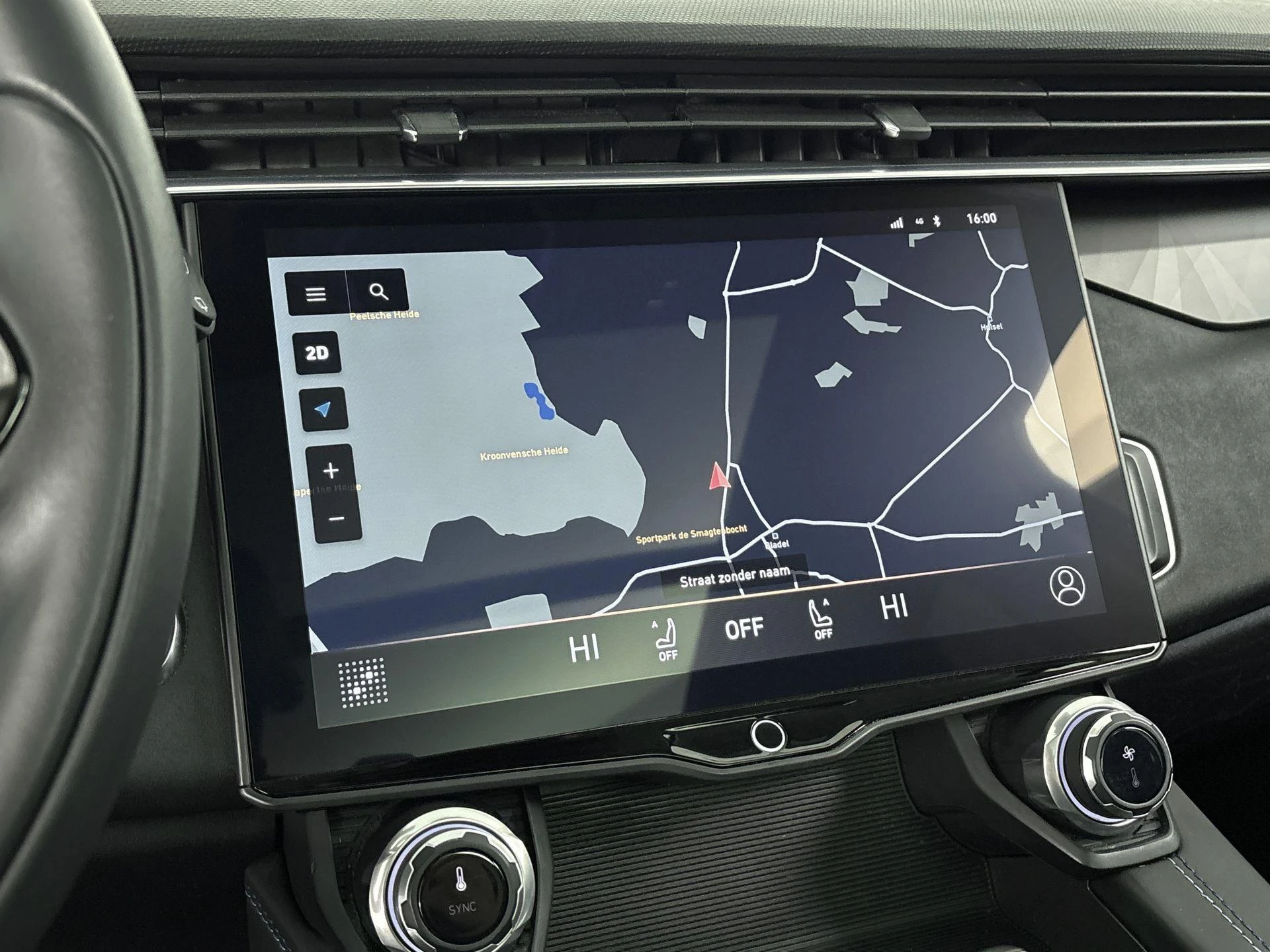 Lynk & Co-01-image-25