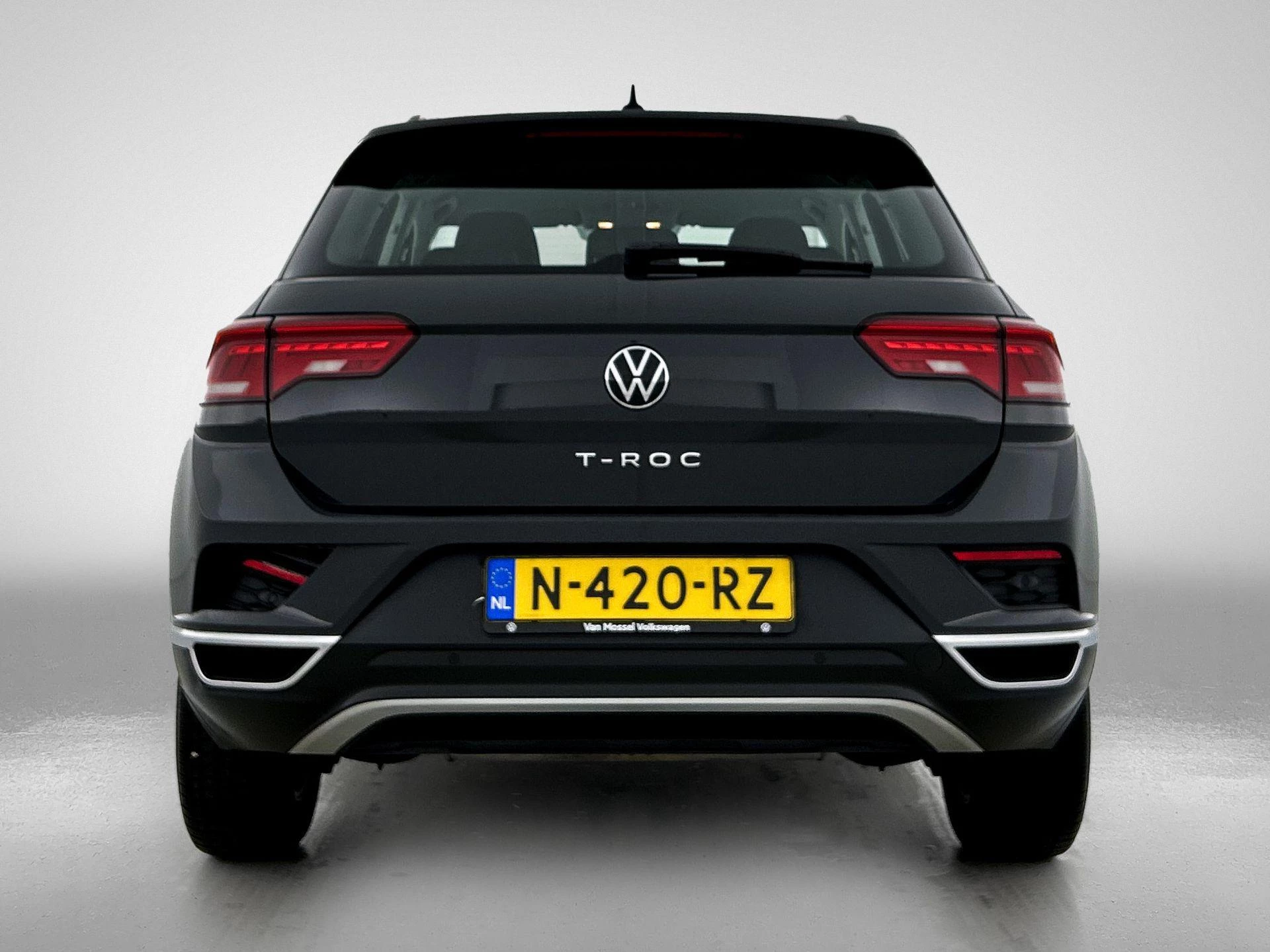 Volkswagen-T-Roc-image-2