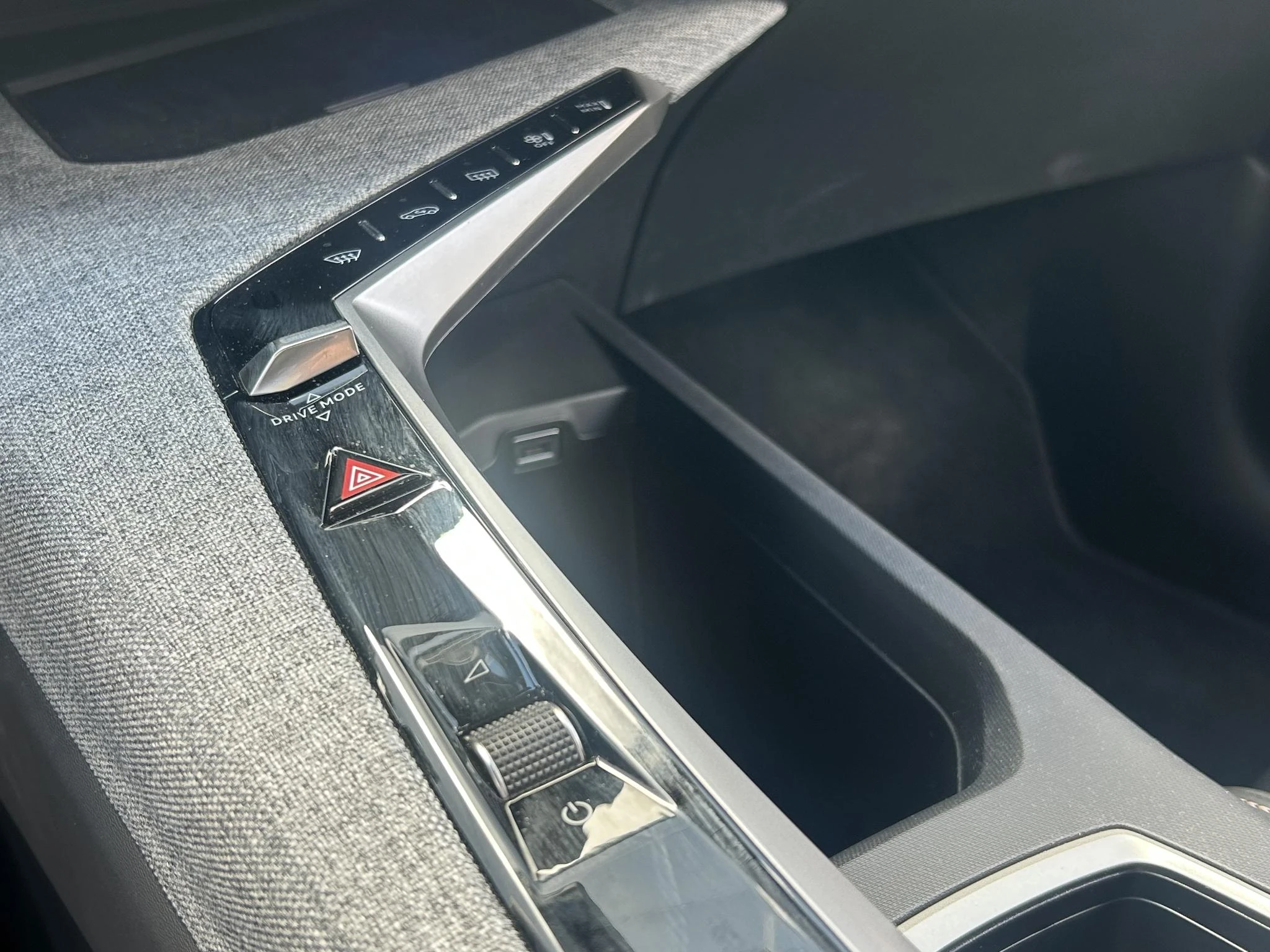 Peugeot-e-5008-image-15
