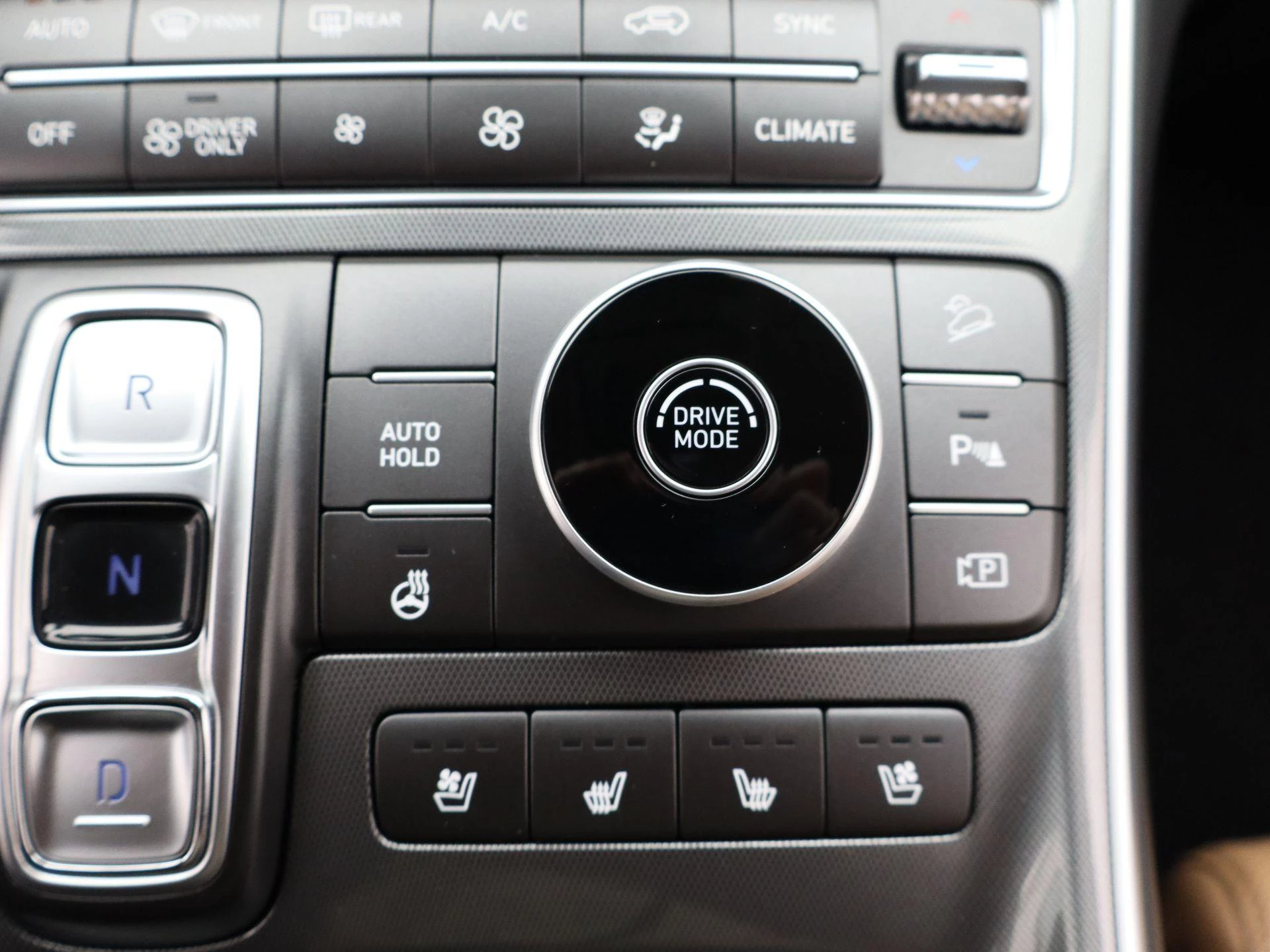 Hyundai-Santa Fe-image-24