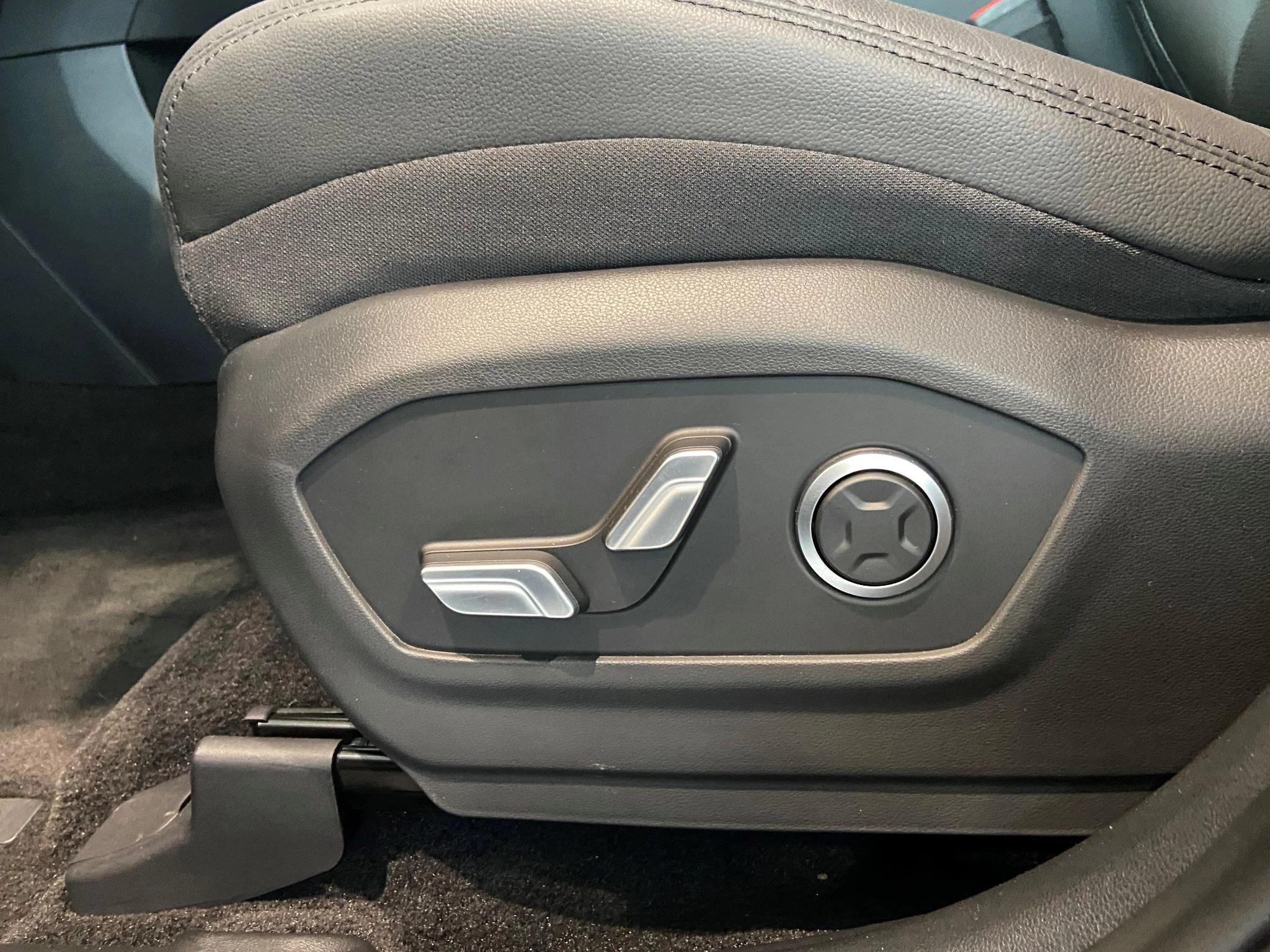 Hyundai Santa Fe Luxury Dual Sunroof