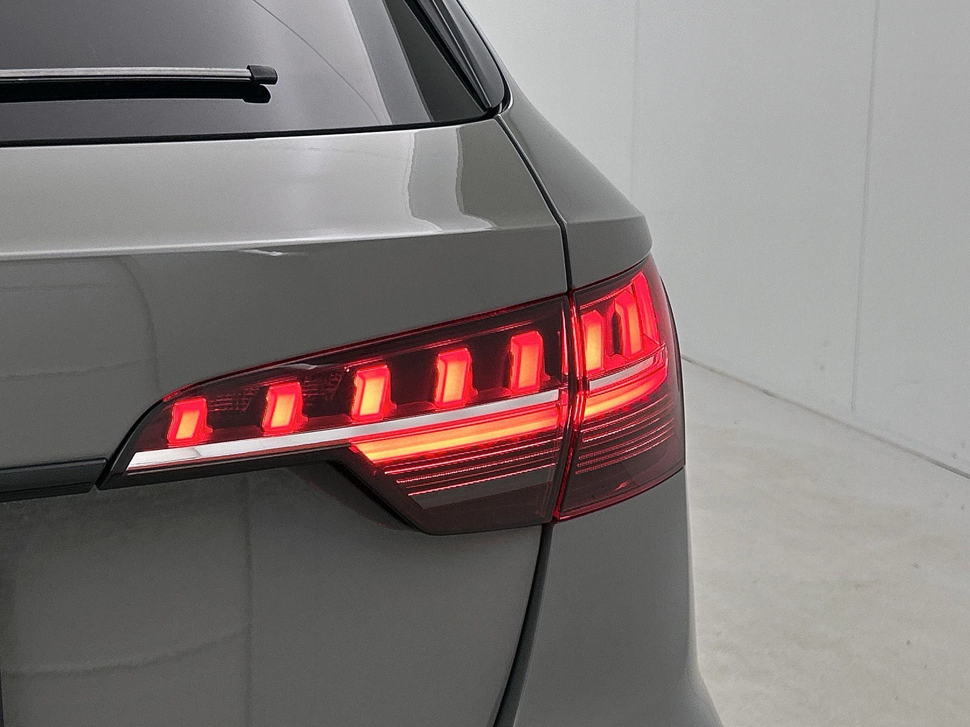 Audi A4 Avant 35 TFSI Launch edition Sport 150 PK