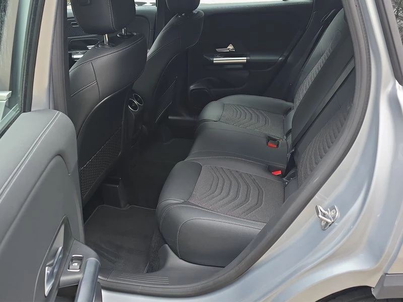 Mercedes-Benz GLA 200 d PROGRESSIVE AHK DISTRONIC LED MBUX Progressive