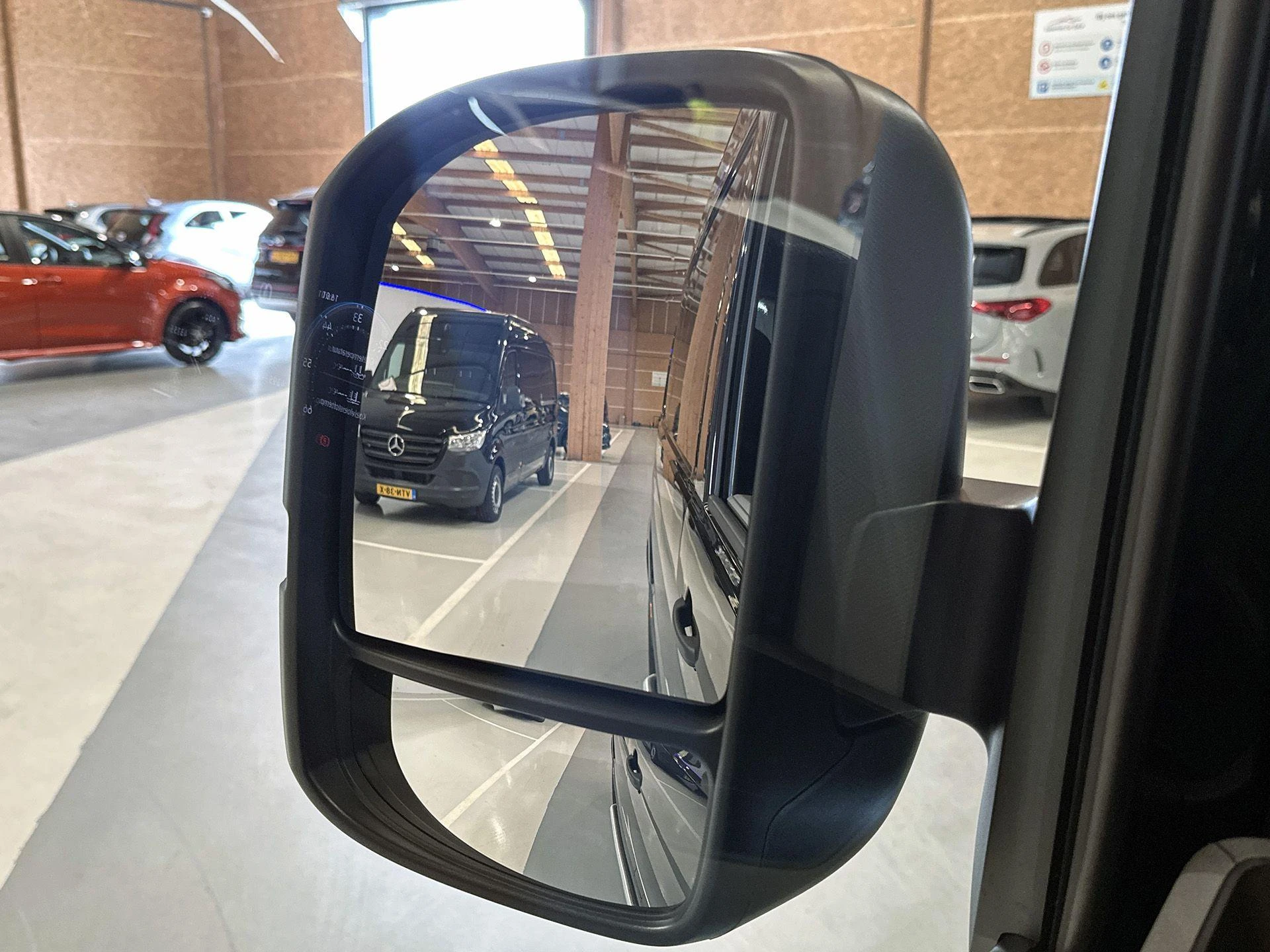 Volkswagen-Crafter-image-18