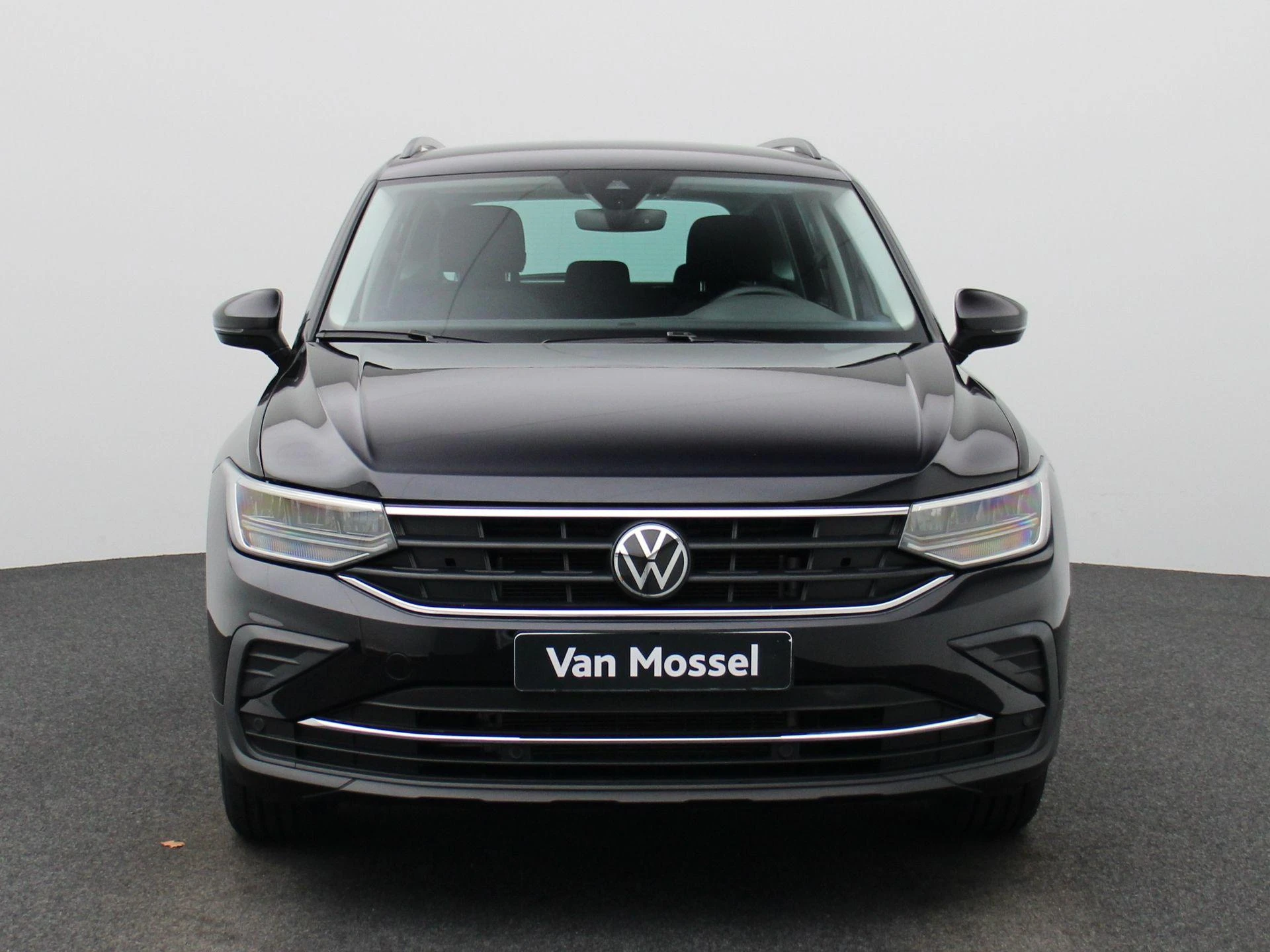 Volkswagen-Tiguan-image-2