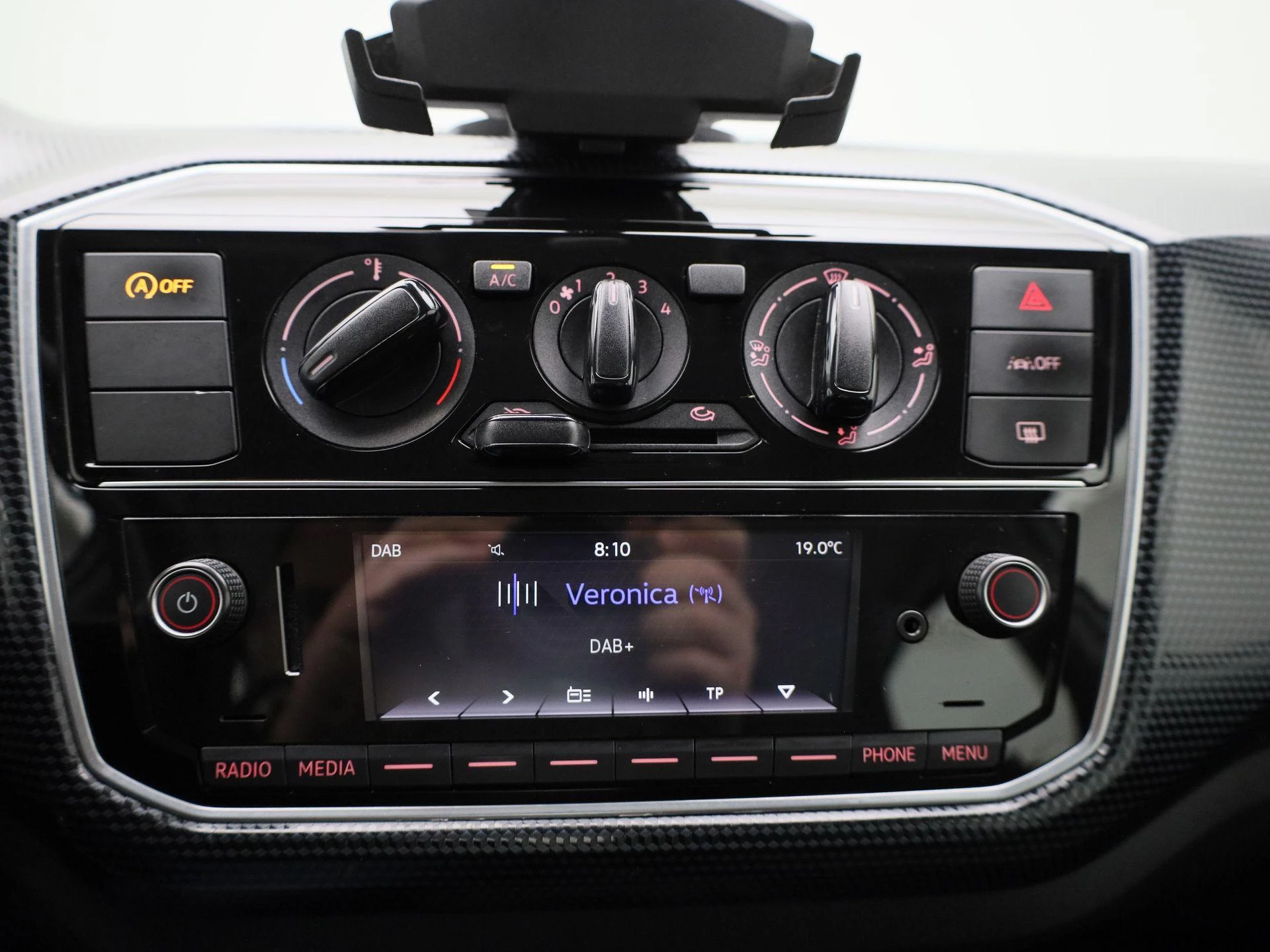 Volkswagen-up!-image-13
