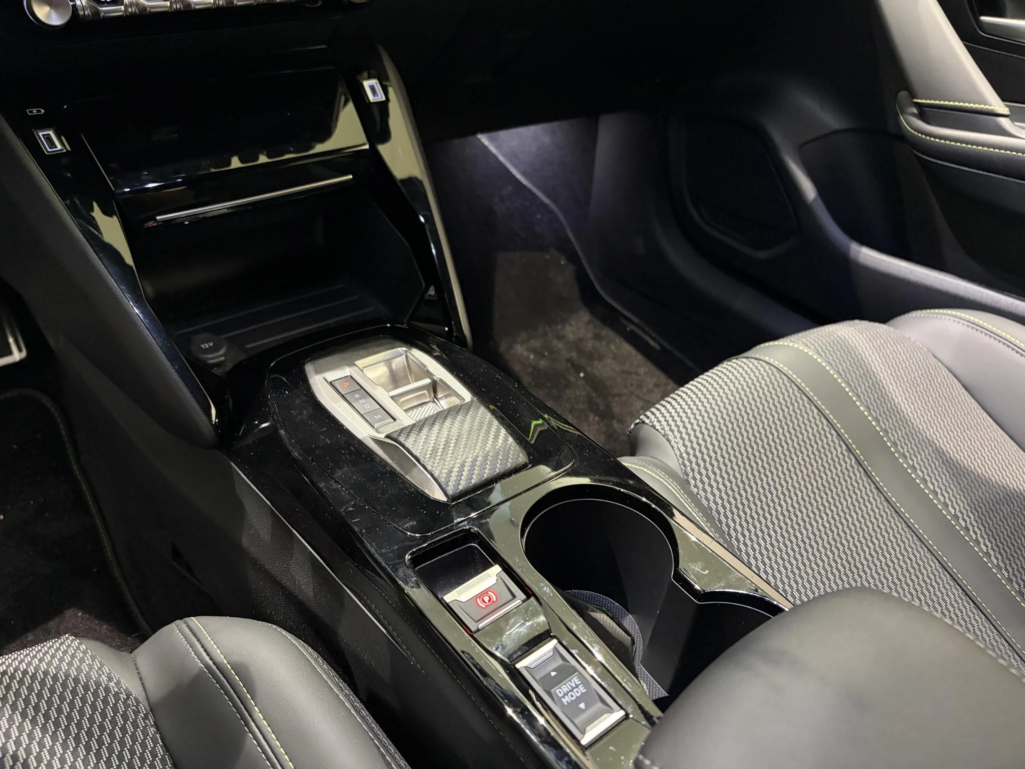 Peugeot-208-image-11