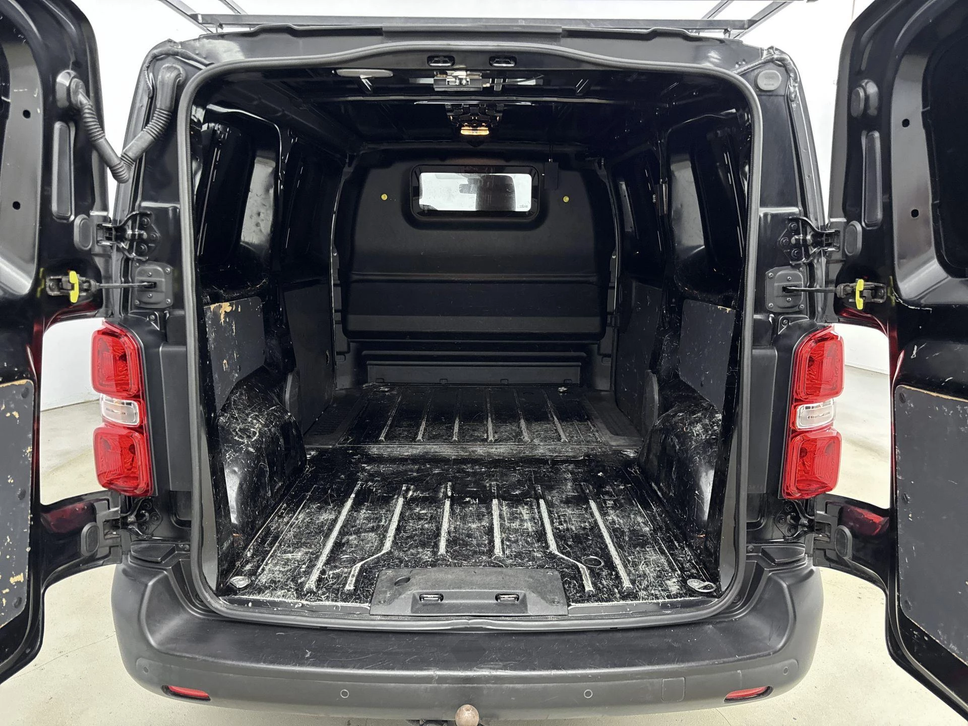 Peugeot-Expert-image-18