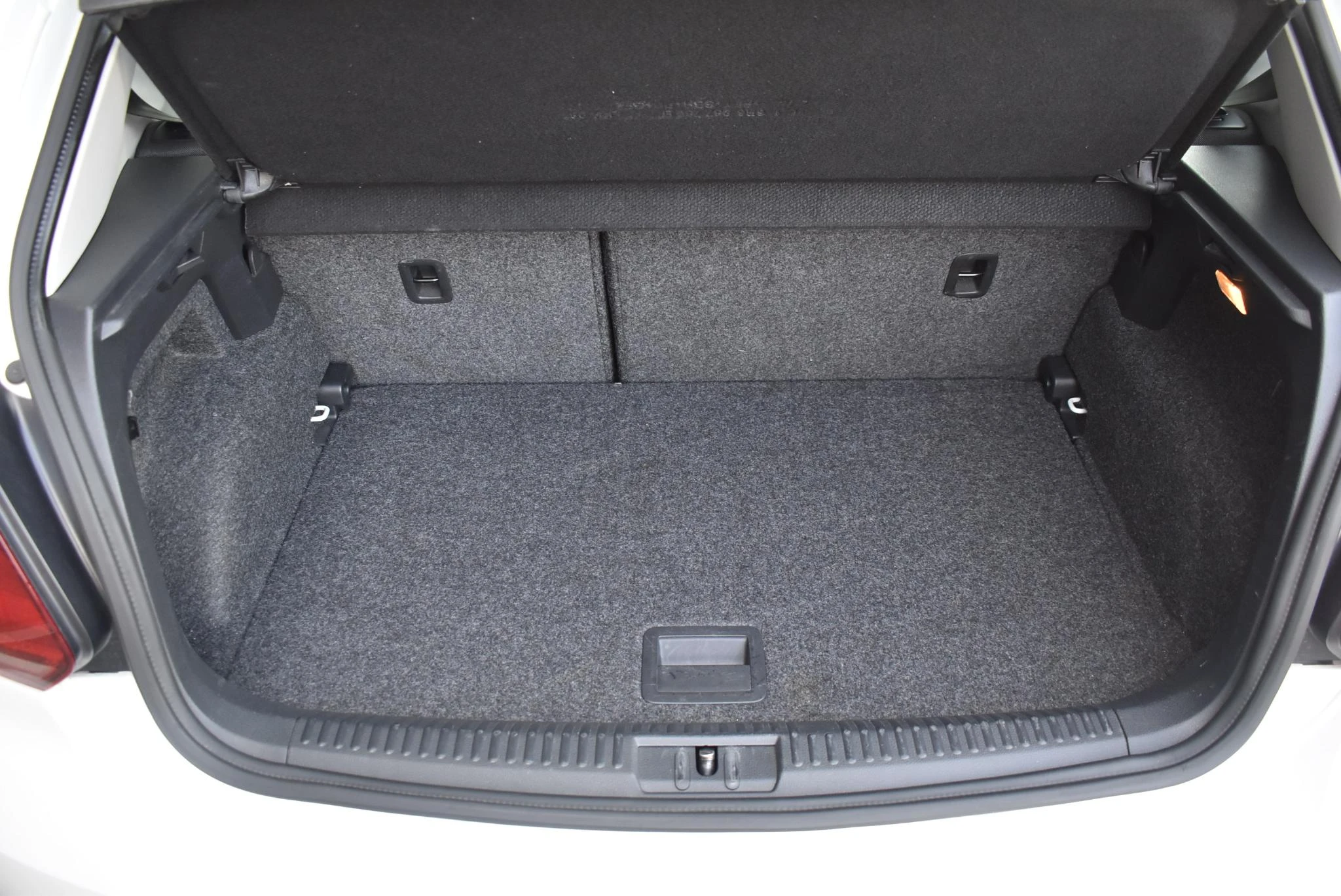 Volkswagen-Polo-image-9