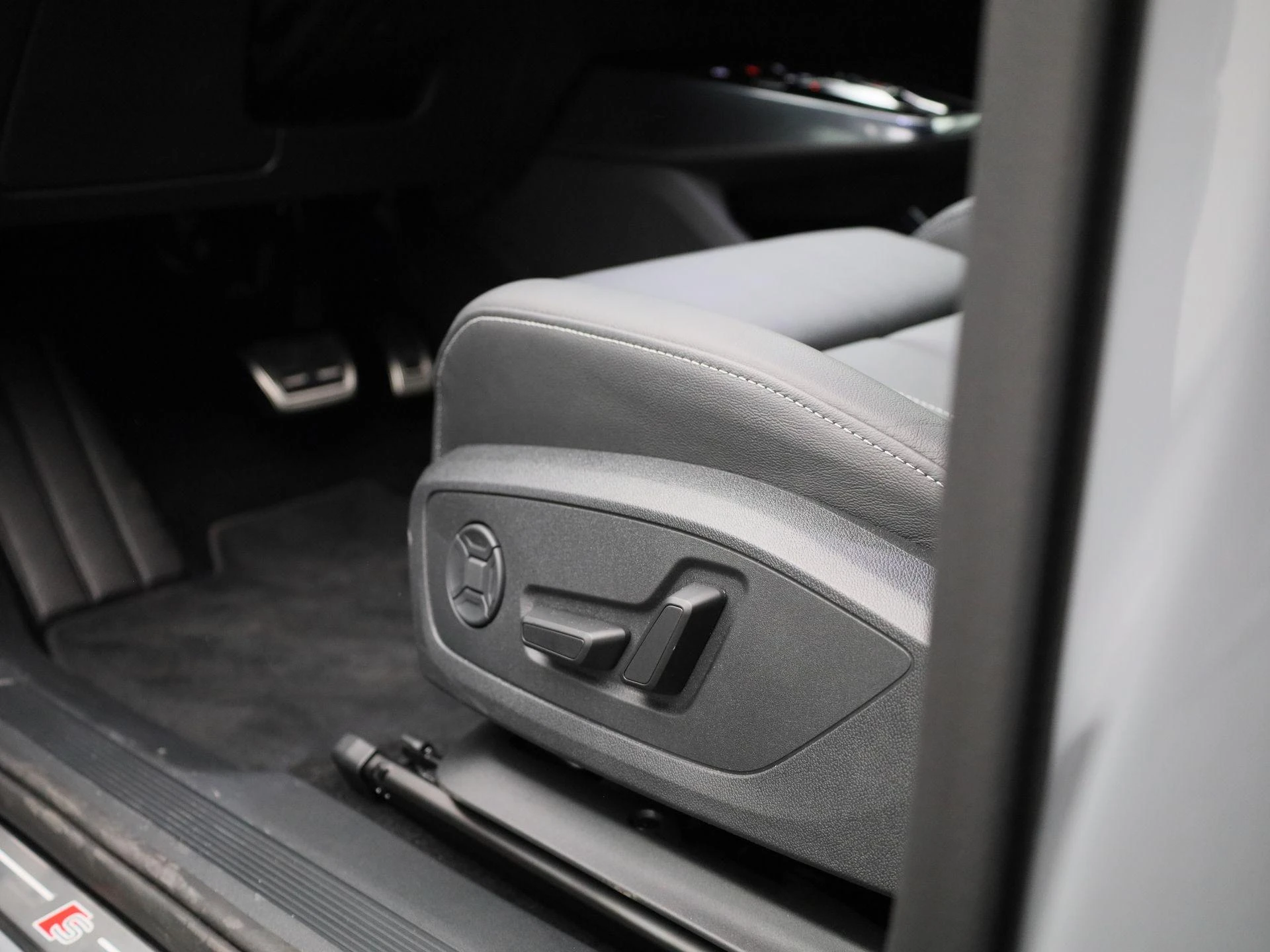 Audi-Q4 e-tron-image-37
