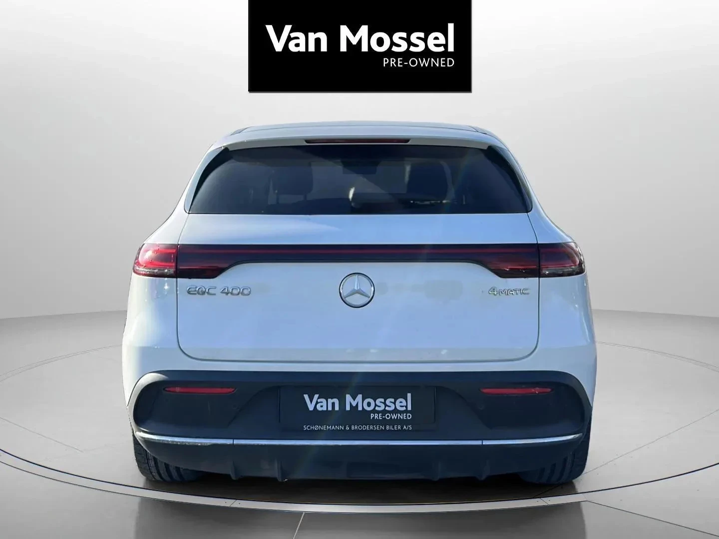 Mercedes-Benz-EQC-image-5