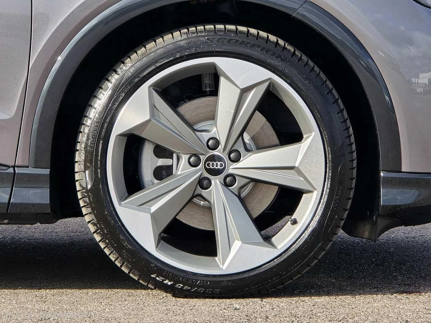 Audi-Q4 e-tron-image-4