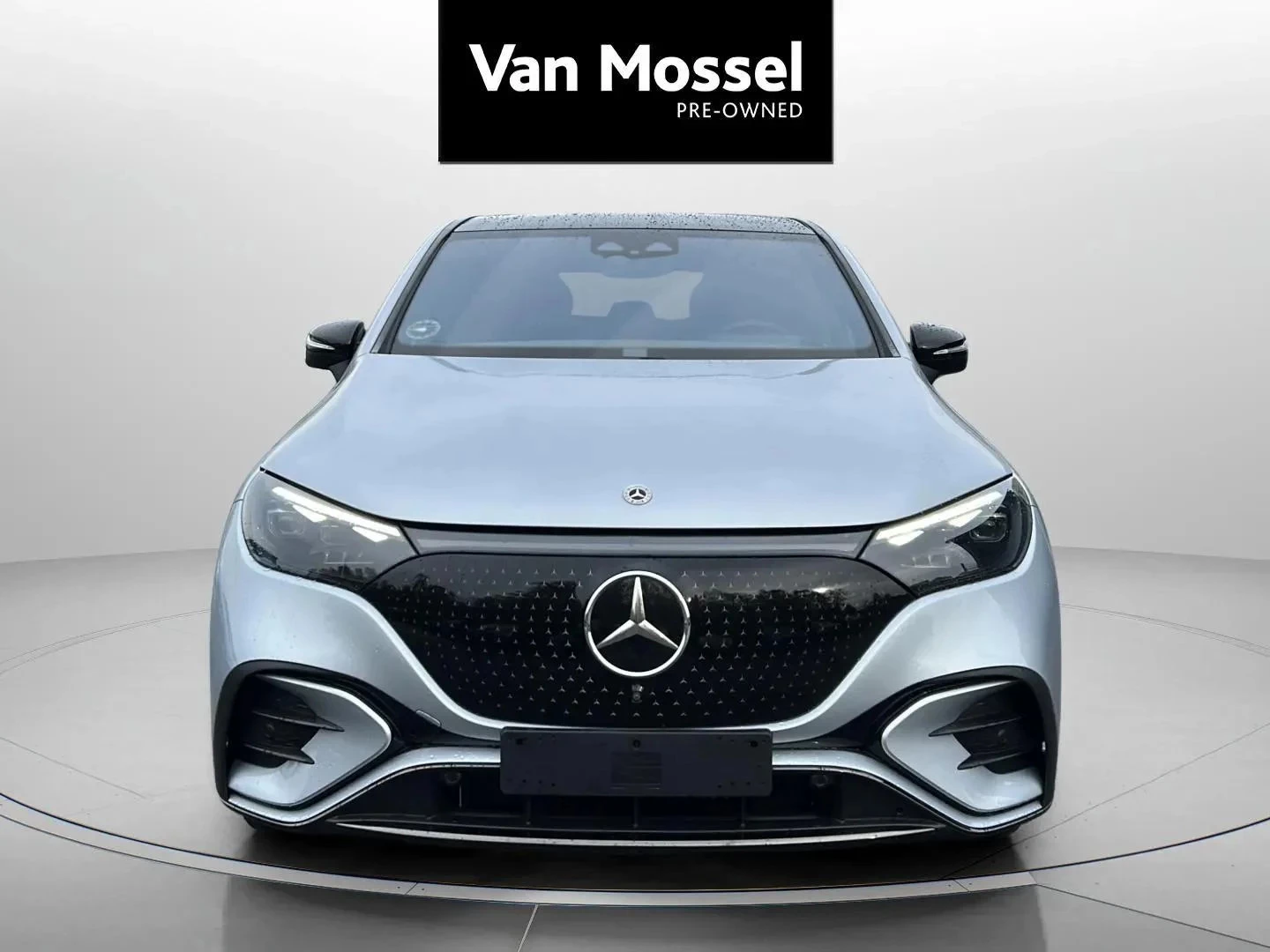 Mercedes-Benz-EQE-image-1