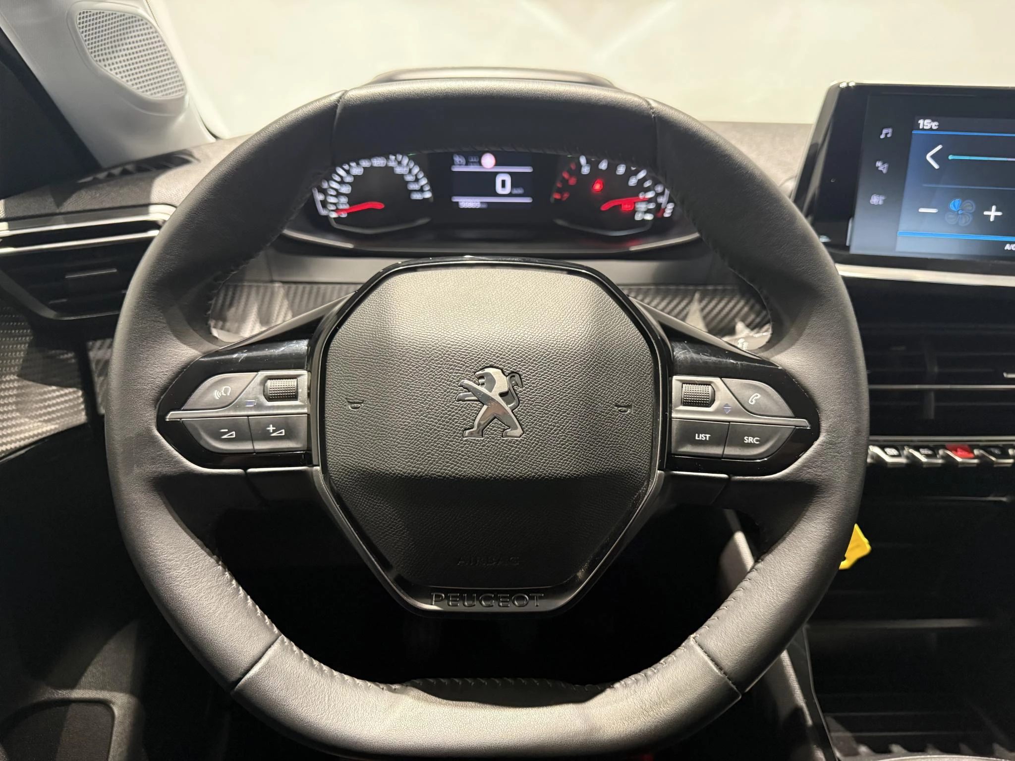 Peugeot-208-image-12