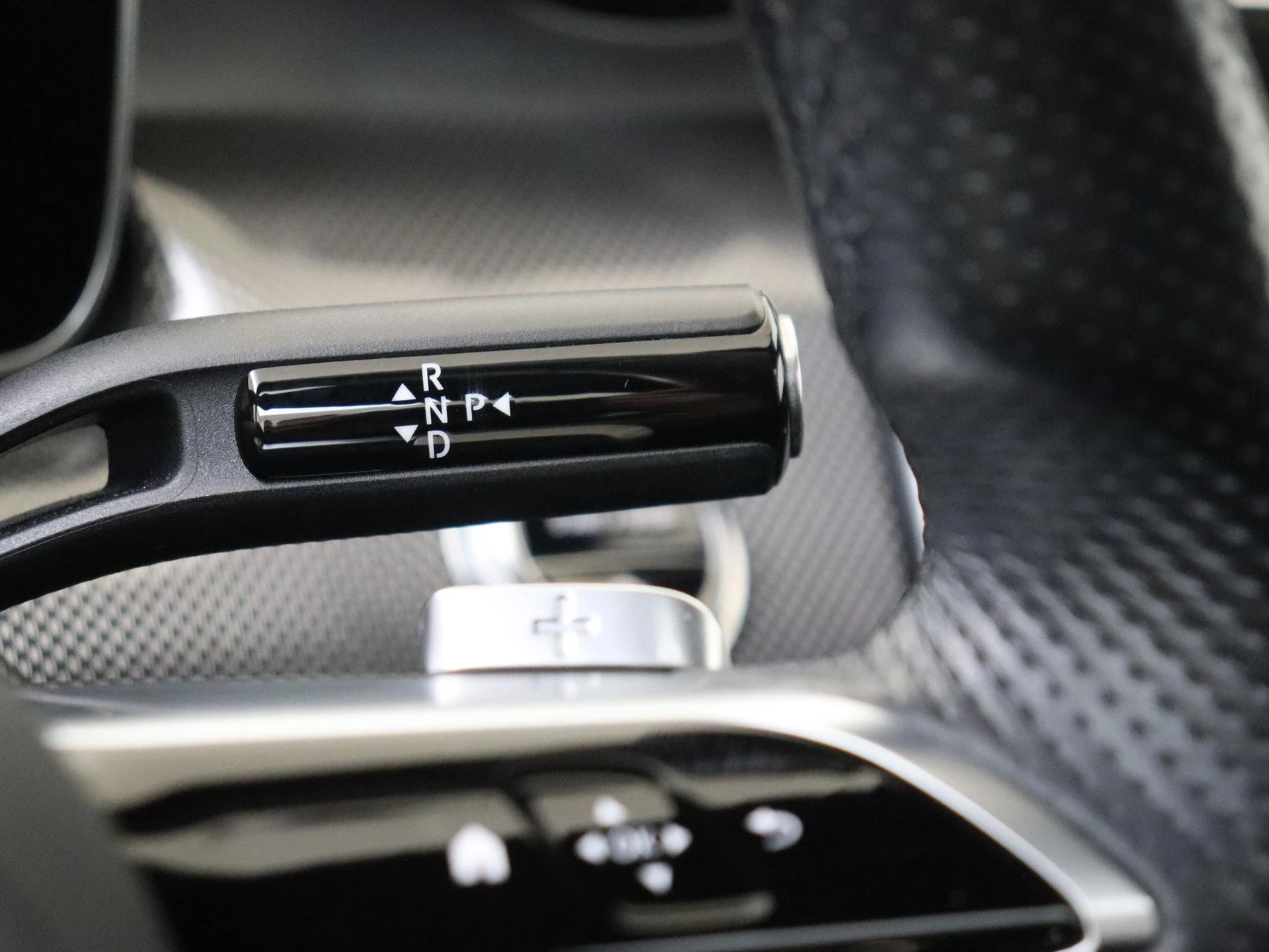 Mercedes-Benz-C-Klasse-image-14