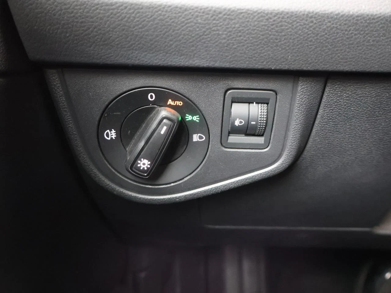 Volkswagen-Polo-image-21