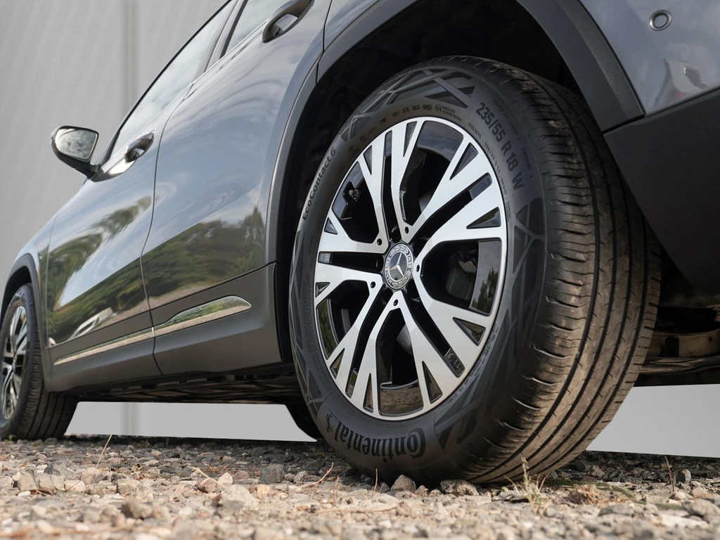 Mercedes-Benz-GLA-image-4