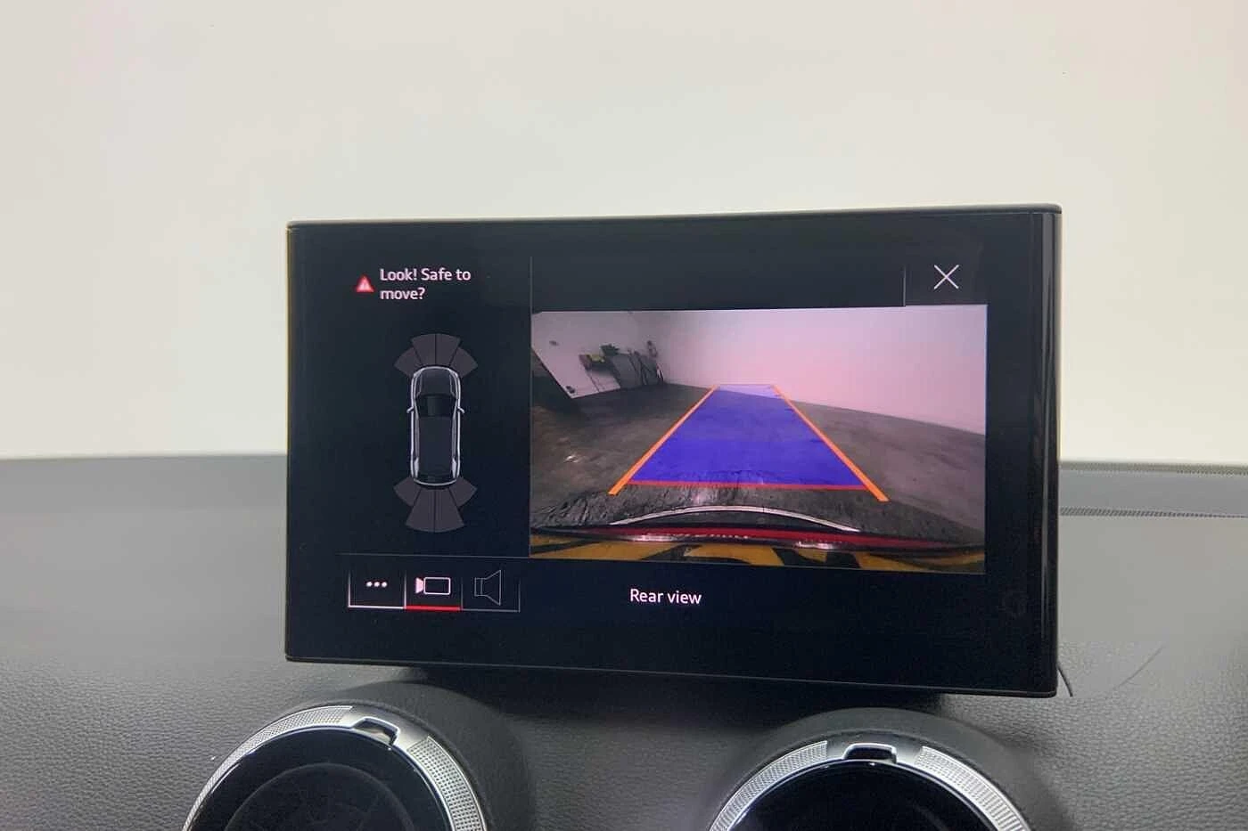 Audi-SQ2-image-26