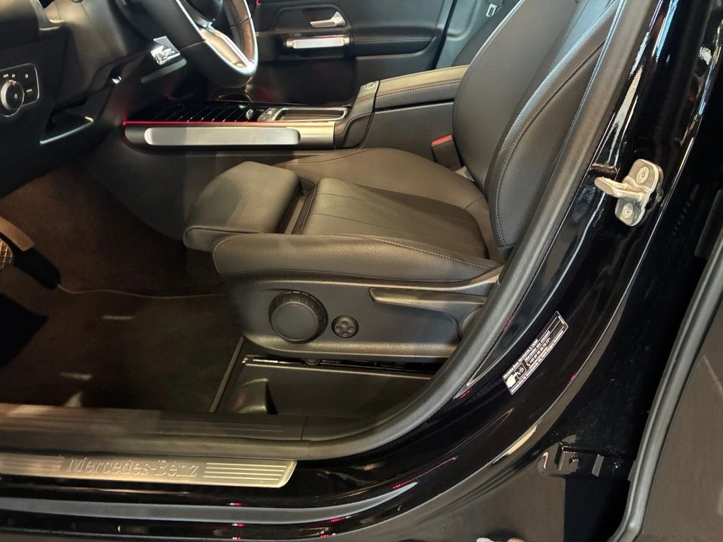 Mercedes-Benz-GLB 200 d-image-8