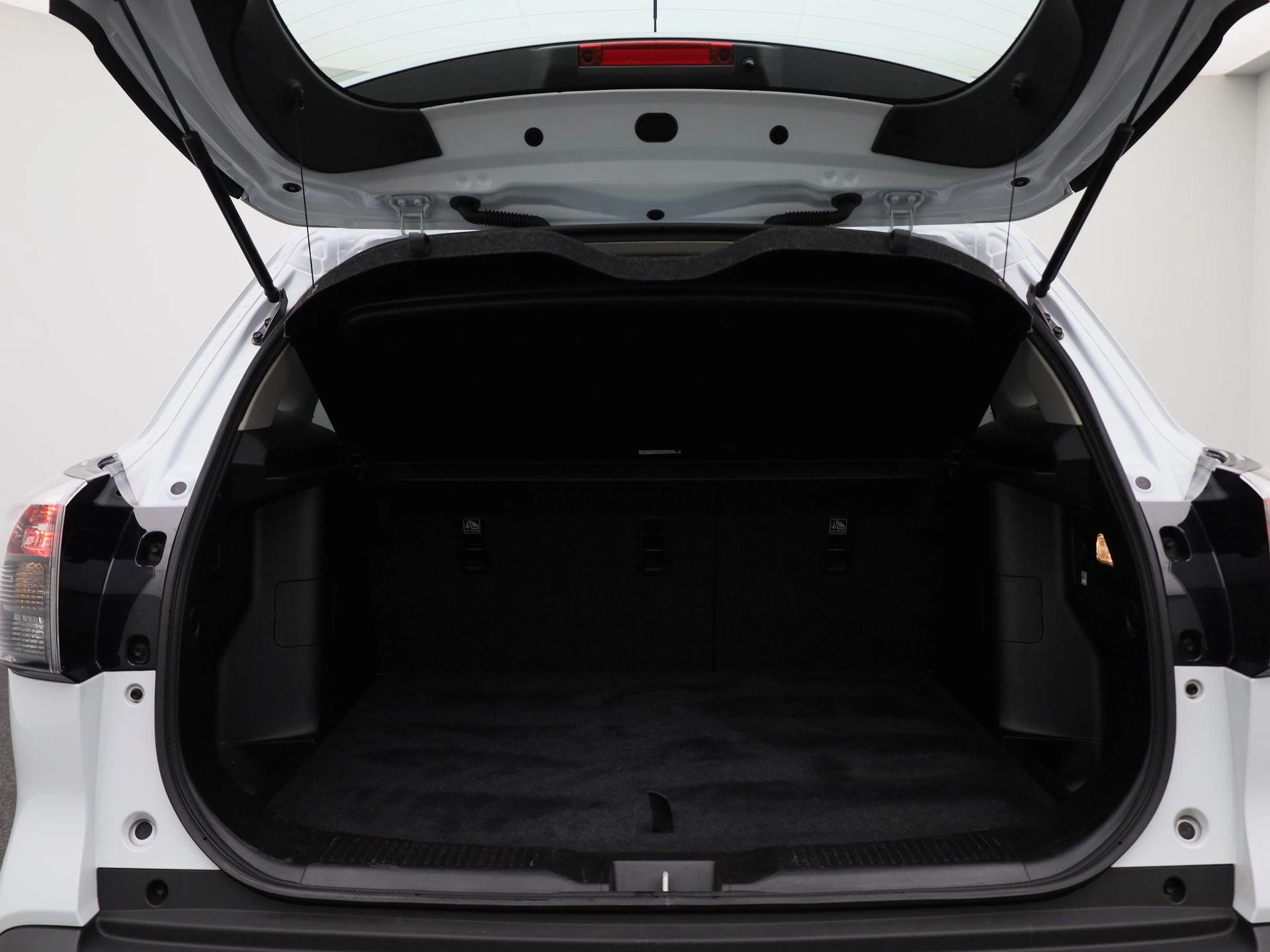 Suzuki-S-Cross-image-13