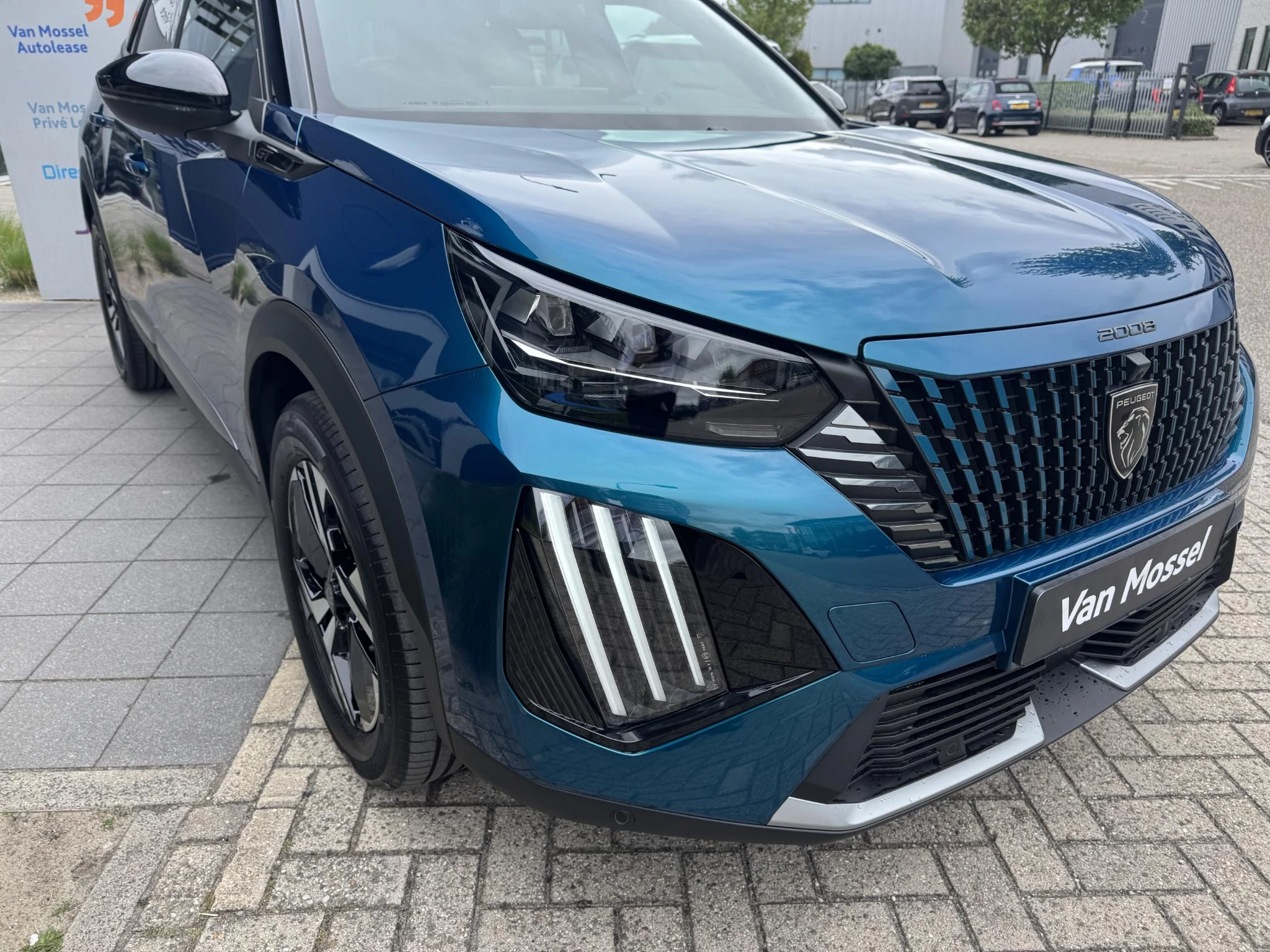Peugeot 2008 Hybrid 145 GT