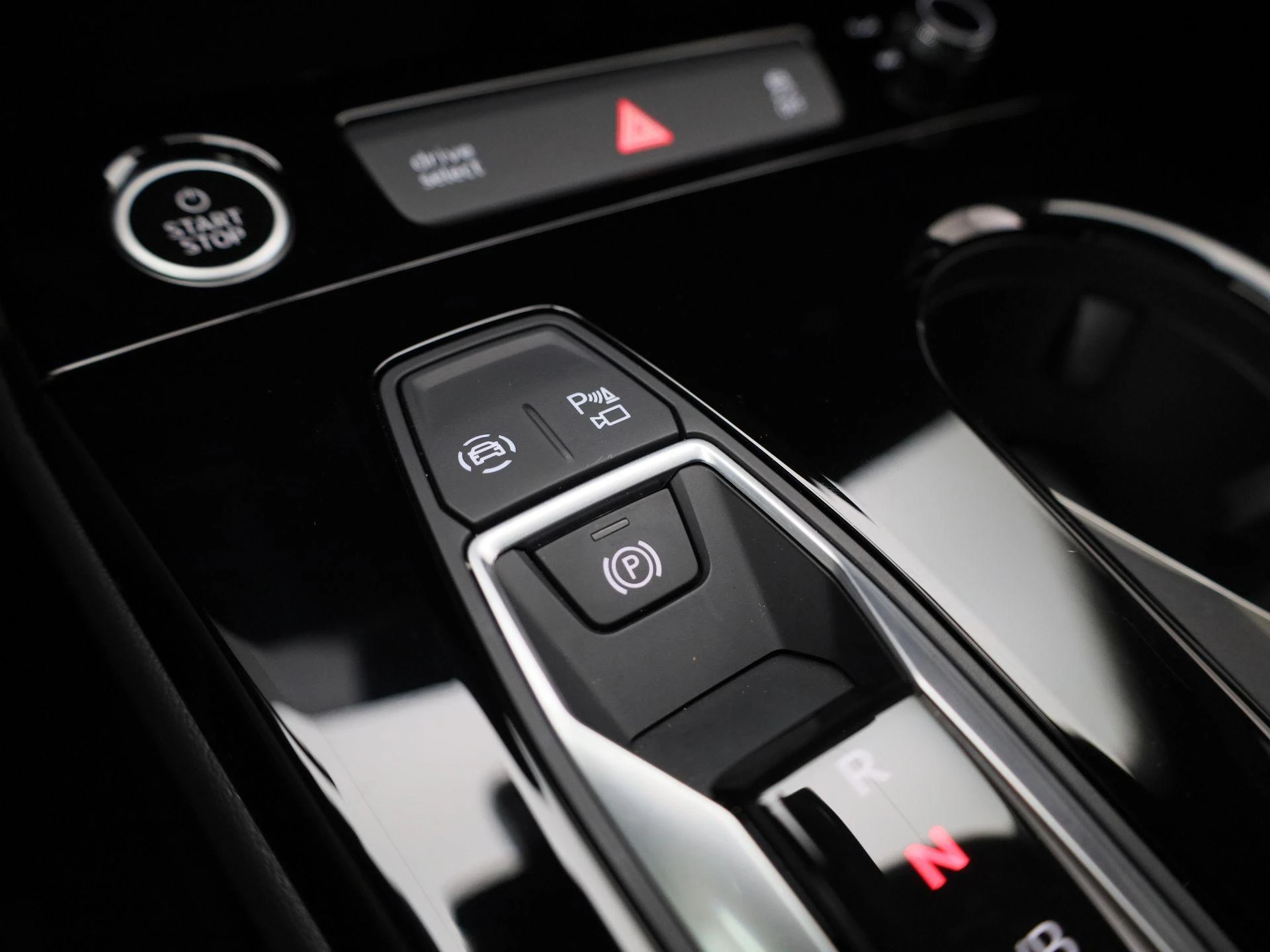 Audi-Q6 e-tron-image-29