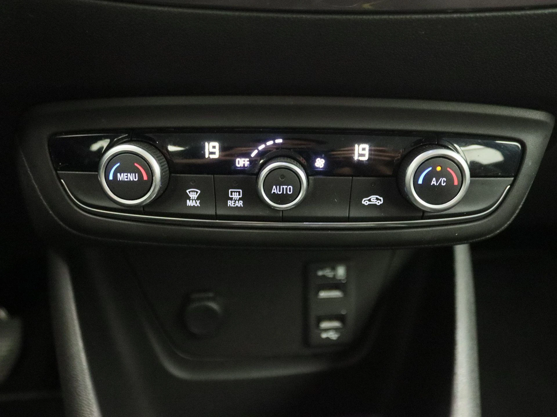 Opel-Crossland X-image-9
