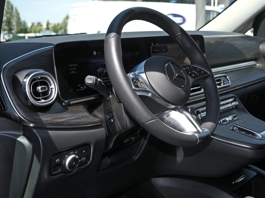 Mercedes-Benz-EQV 300-image-9