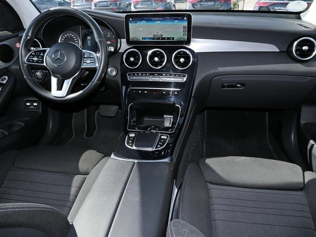 Mercedes-Benz-GLC 300 d-image-12
